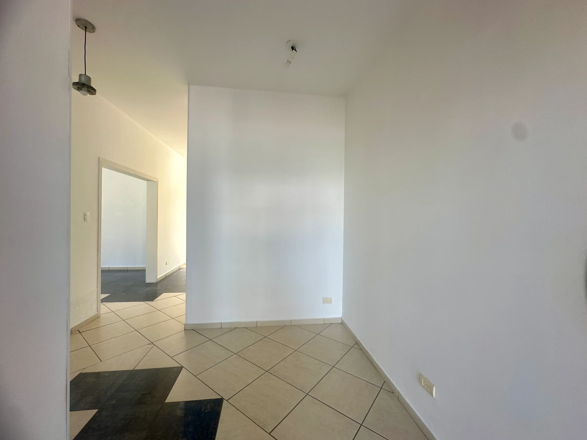 Casa para venda e locação no Condomínio Taubaté Village em Taubaté/SP.
