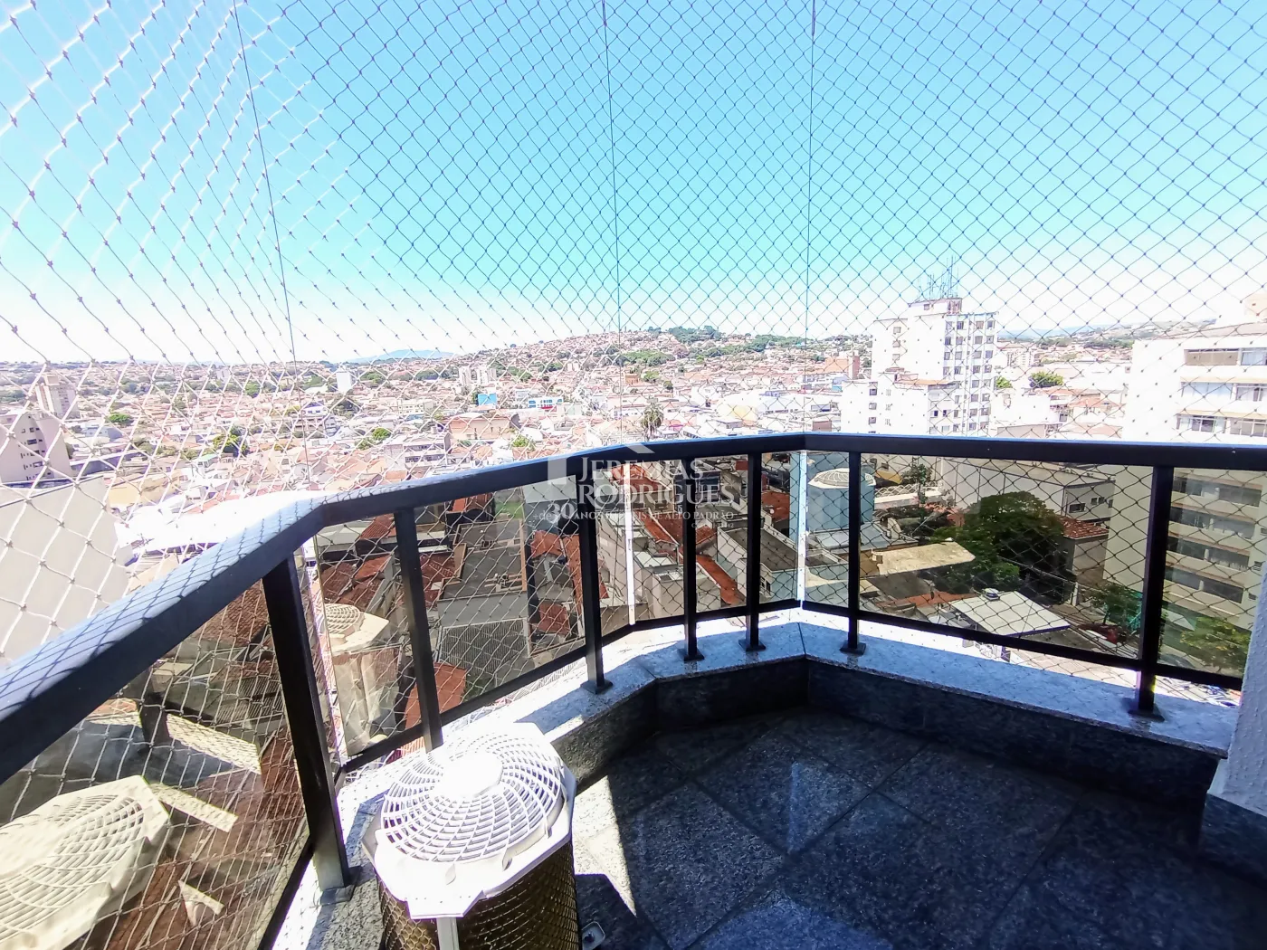 Apartamento para venda com 2 suítes no Edifício Rosa Abirached em Taubaté/SP