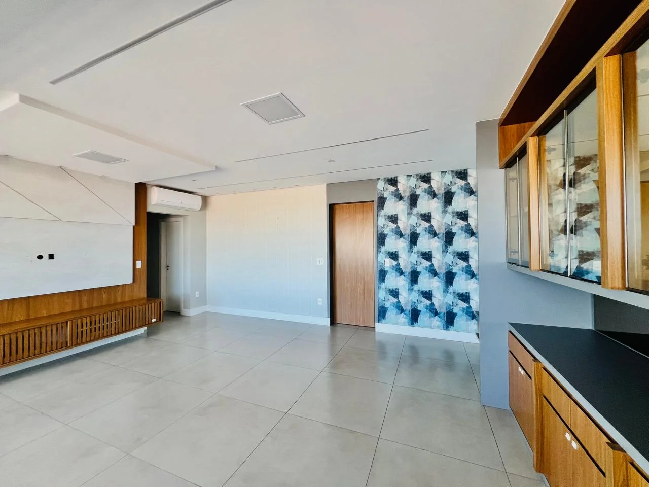 Apartamento para venda e locação no Edifício Grand Terrace em Taubaté/SP. 