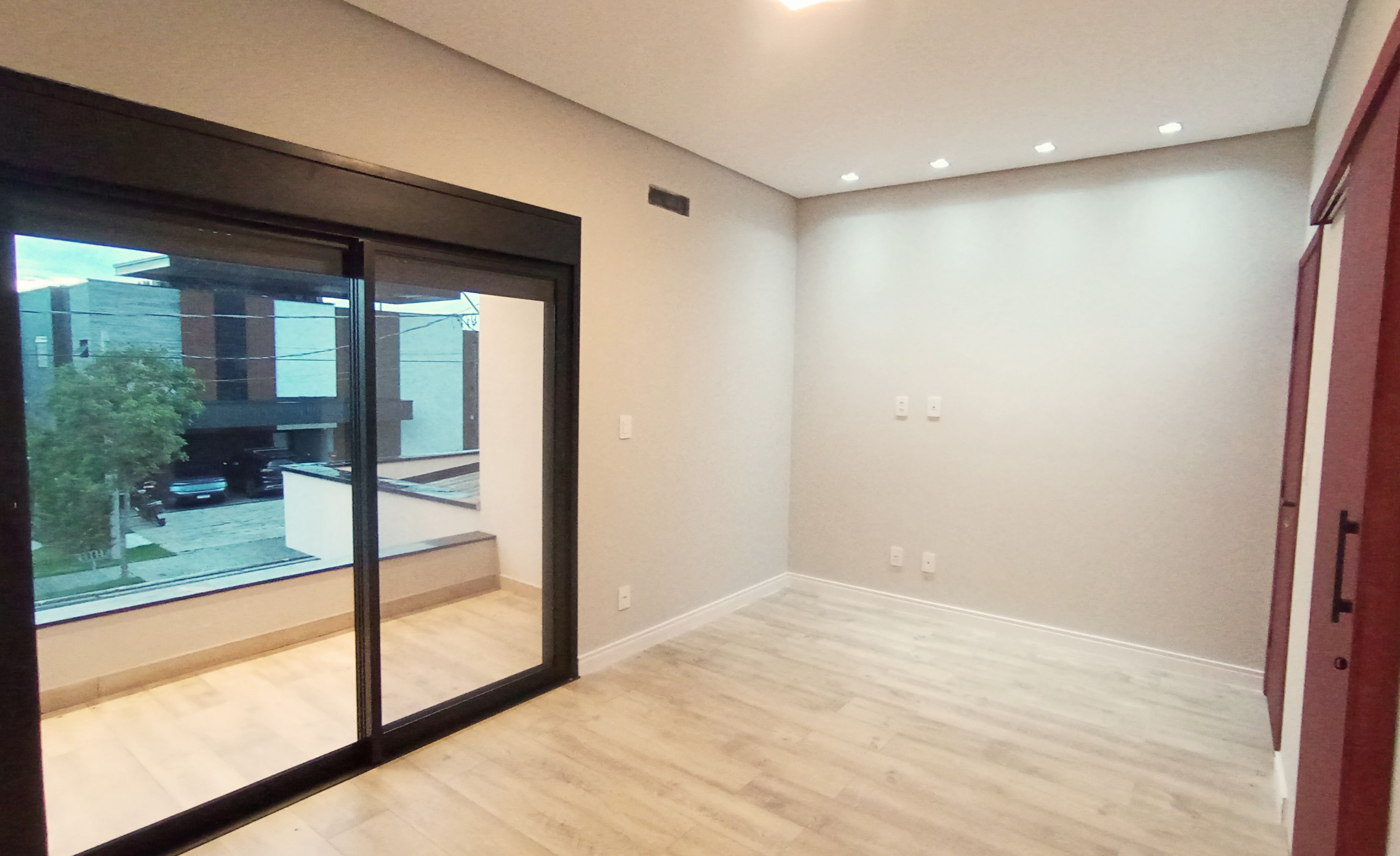 Casa à venda com 4 suítes no Condomínio Green Park em Taubaté/SP. 