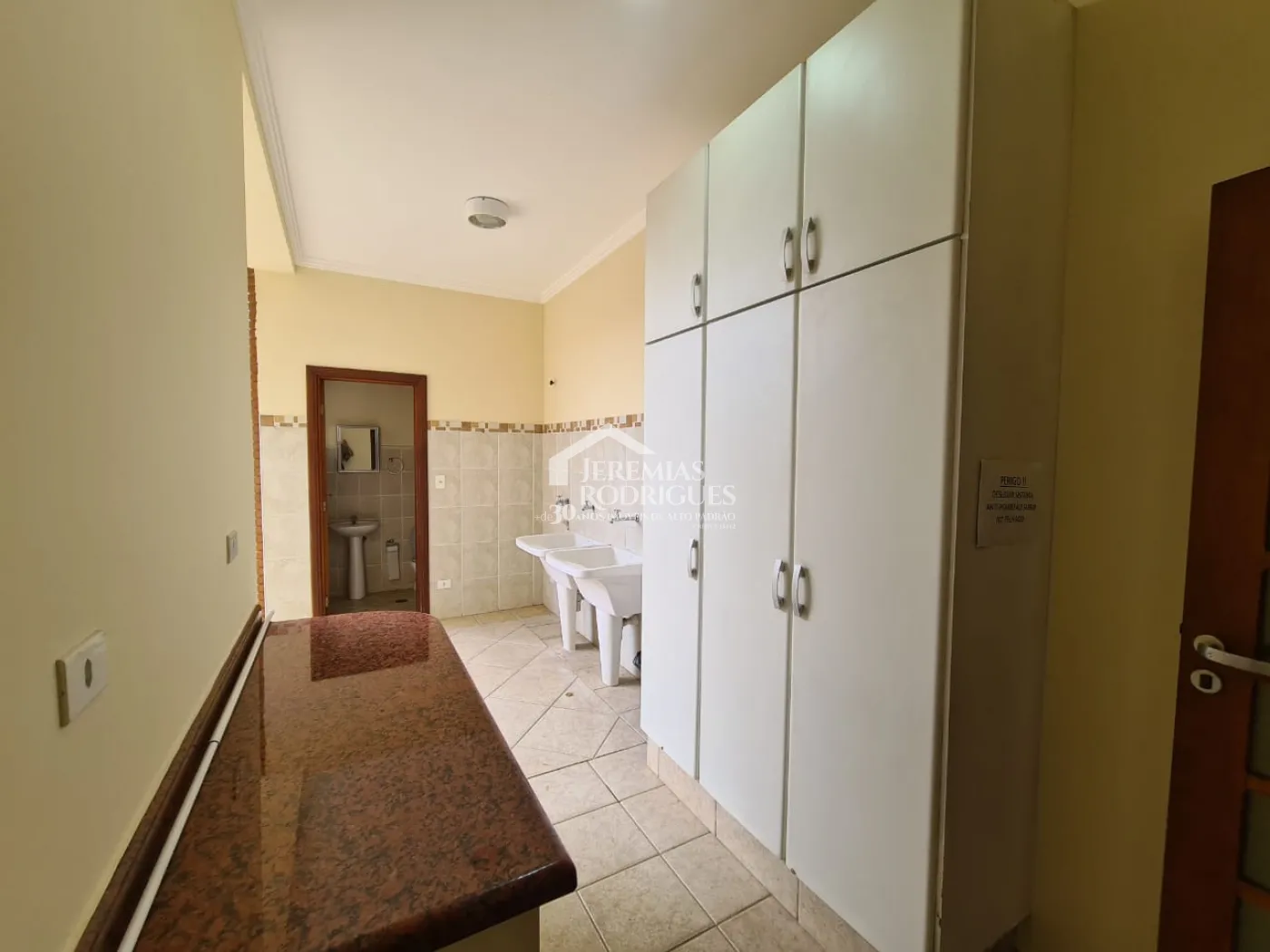 Casa com 3 dormitórios, 344 m² - Loteamento Village Tremembé - Tremembé/SP.