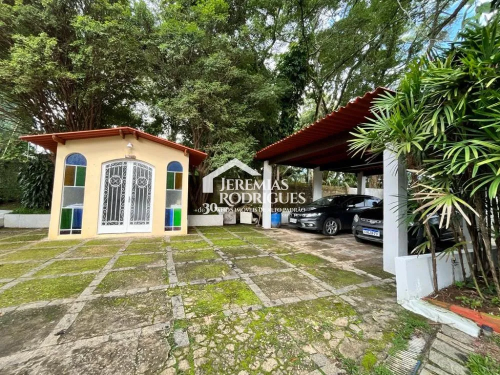 Chácara à venda com 2.000 m² no Condomínio Chácaras Cataguá, em Taubaté/SP.