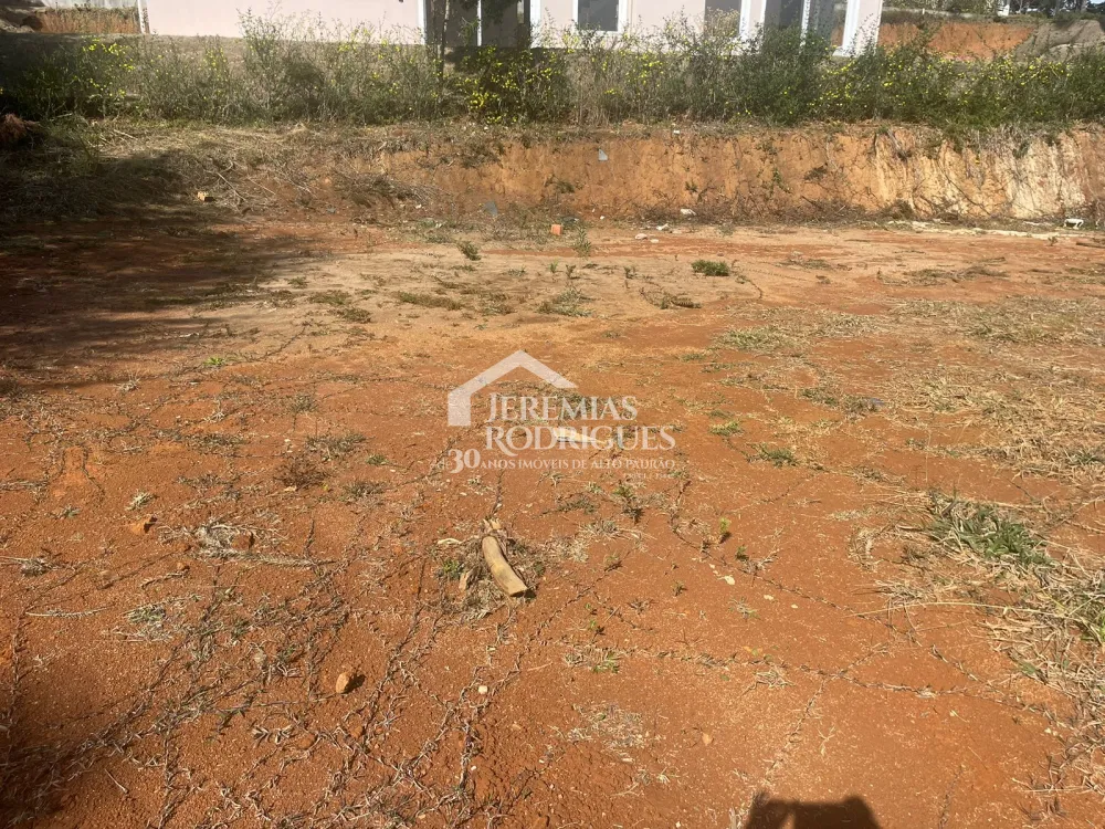 Terreno com 1.300 m² - Condomínio Villagio Baronesa - Campos do Jordão/SP.