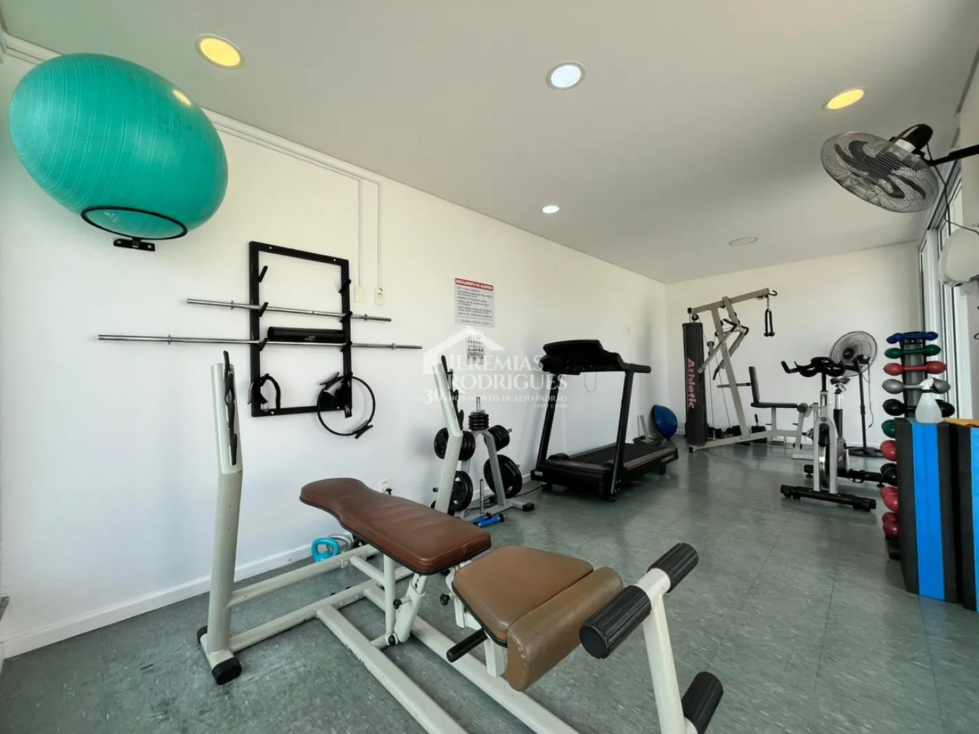 Apartamento com 3 suítes, 132 m² - Edifício Maximus Residence - Pindamonhangaba/SP