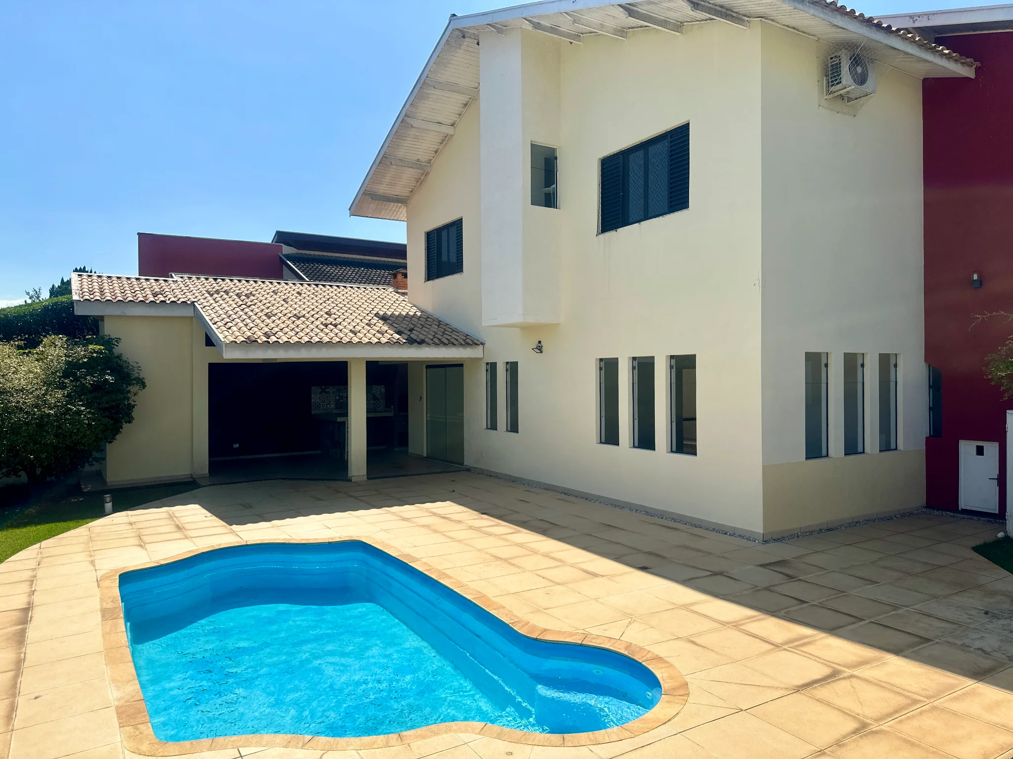 Casa para venda e locação no Condomínio Taubaté Village em Taubaté/SP.