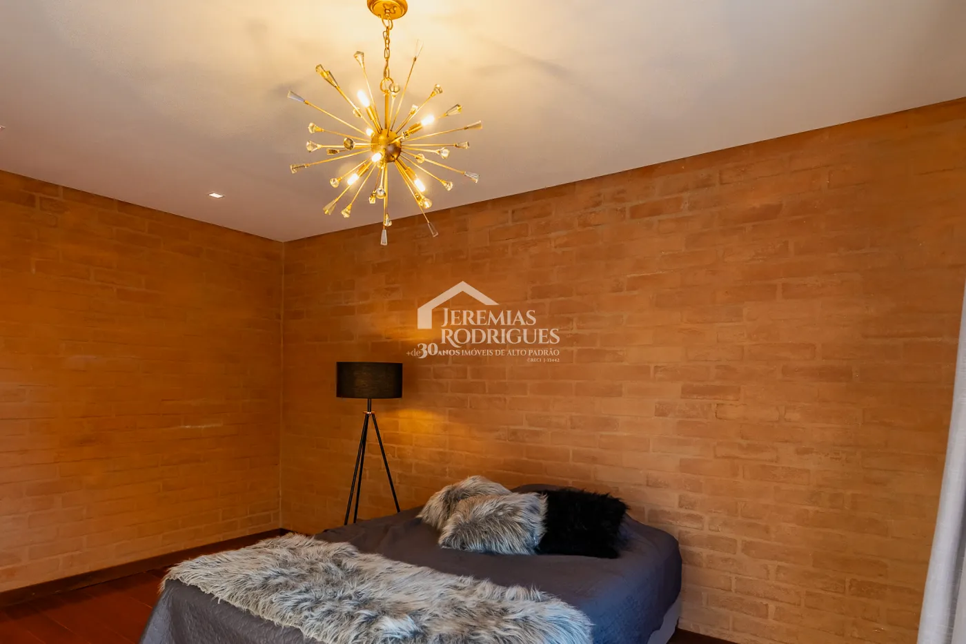 Casa com 4 suítes no condomínio Reserva Figueiredo em Campos do Jordão/SP