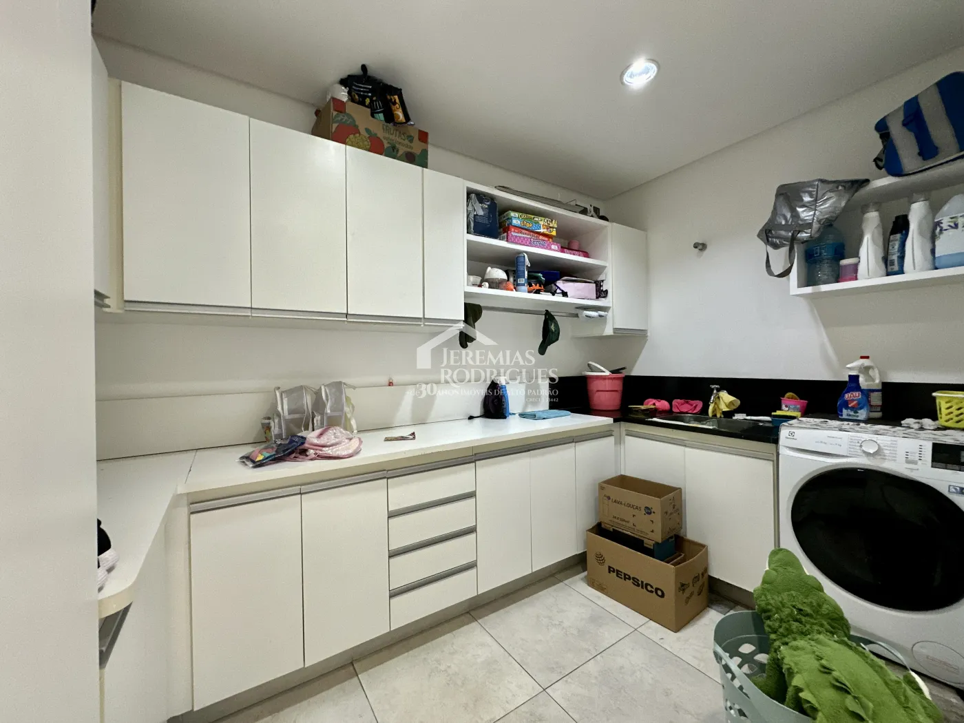 Casa à venda com 3 dormitórios no Condomínio Campos do Conde I em Tremembé/SP