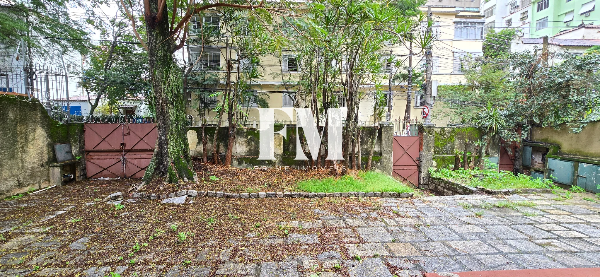 Residência Exclusiva em Centro de Terreno em Laranjeiras - foto 2