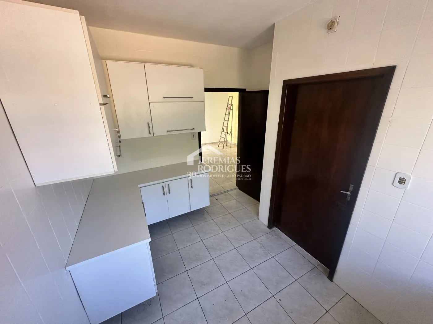 Casa para venda com 3 dormitórios no bairro Lessa em Pindamonhangaba/SP