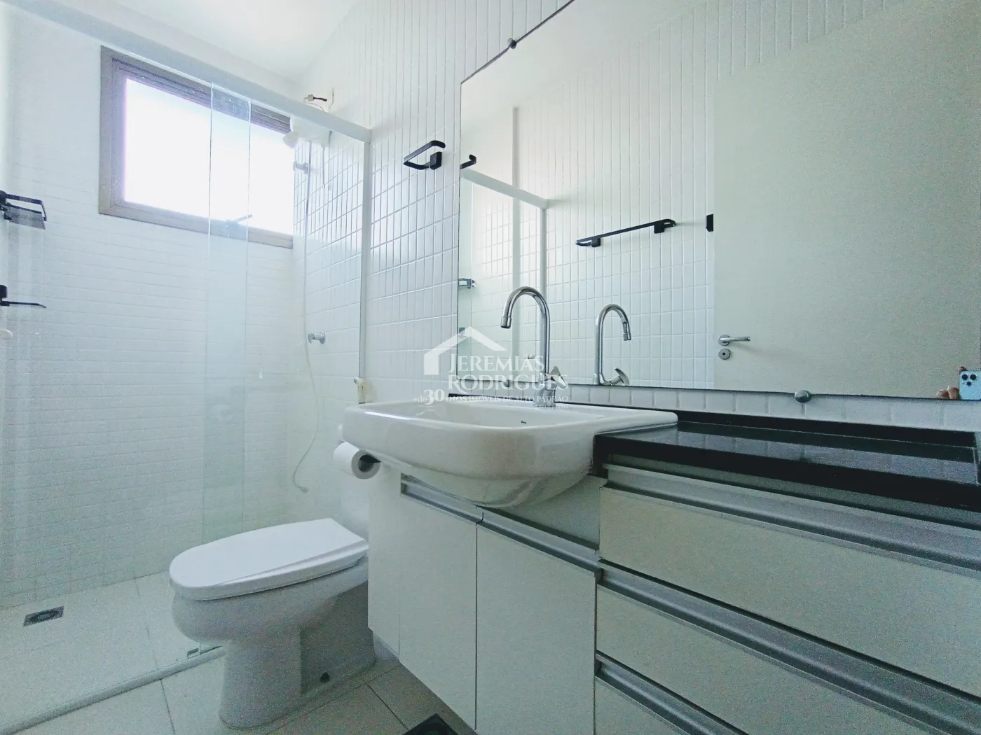 Apartamento duplex à venda com 3 dormitórios no Edifício Residencial Jabuticabeiras em Taubaté/SP