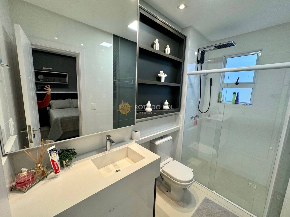 Imperial Palace Apartamento 5 Suítes Meia Praia Itapema SC — foto 24