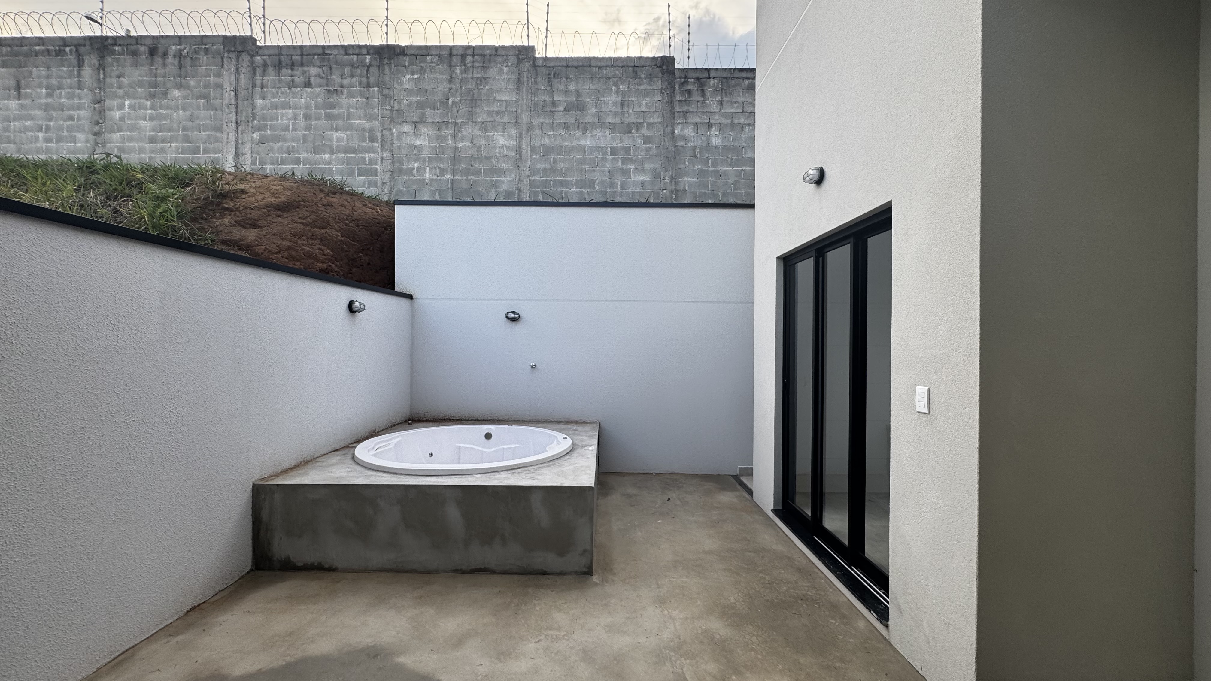 Casa à venda com 3 suítes no Condomínio Bosque do Imperador em Pindamonhangaba/SP