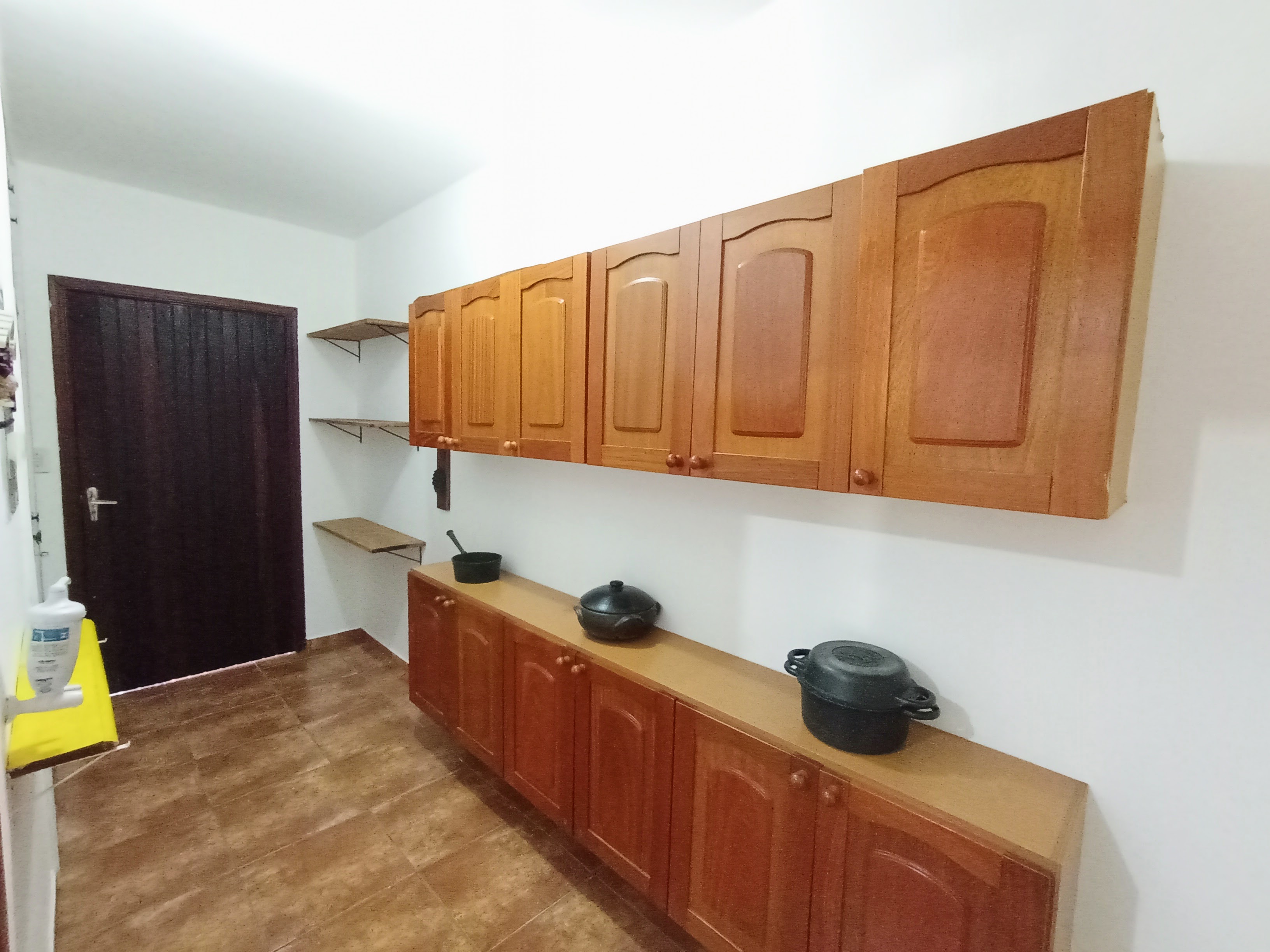 Chácara para venda e locação com 3 dormitórios no bairro Santana em Pindamonhangaba/SP.