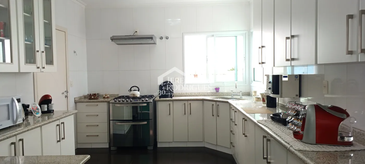 Casa disponível para venda e locação no Condomínio Colonial Village I em Pindamonhangaba/SP