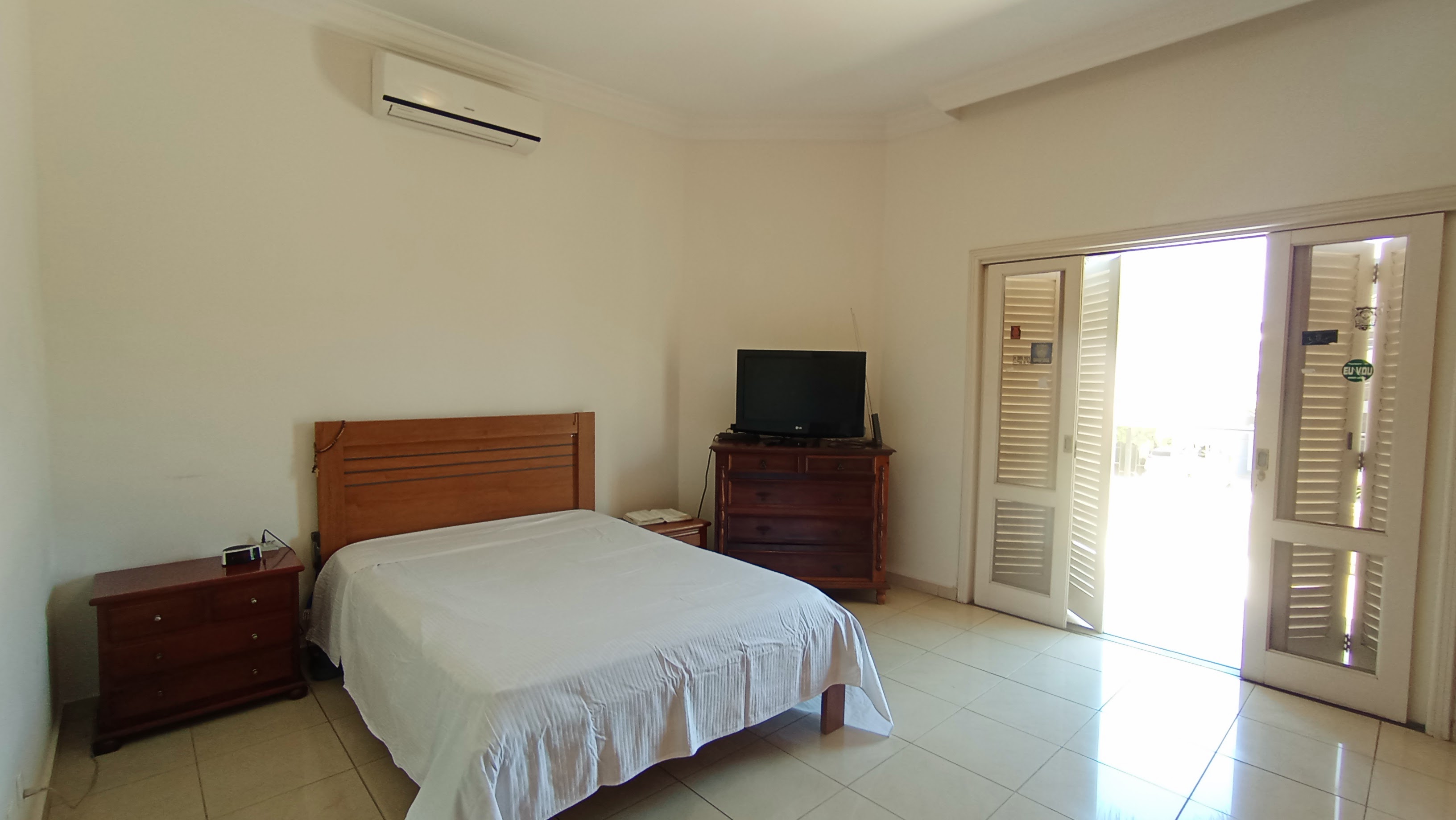 Casa à venda com 4 dormitórios no Condomínio Taubaté Village em Taubaté/SP.