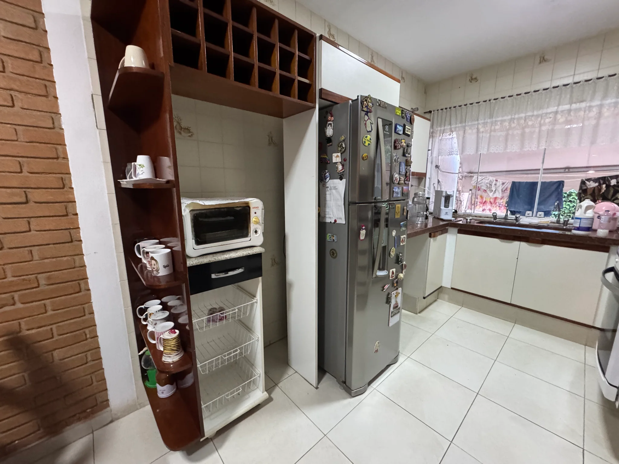 Casa à venda com 5 dormitórios no Condomínio Villlage Paineiras em Pindamonhangaba/SP. 