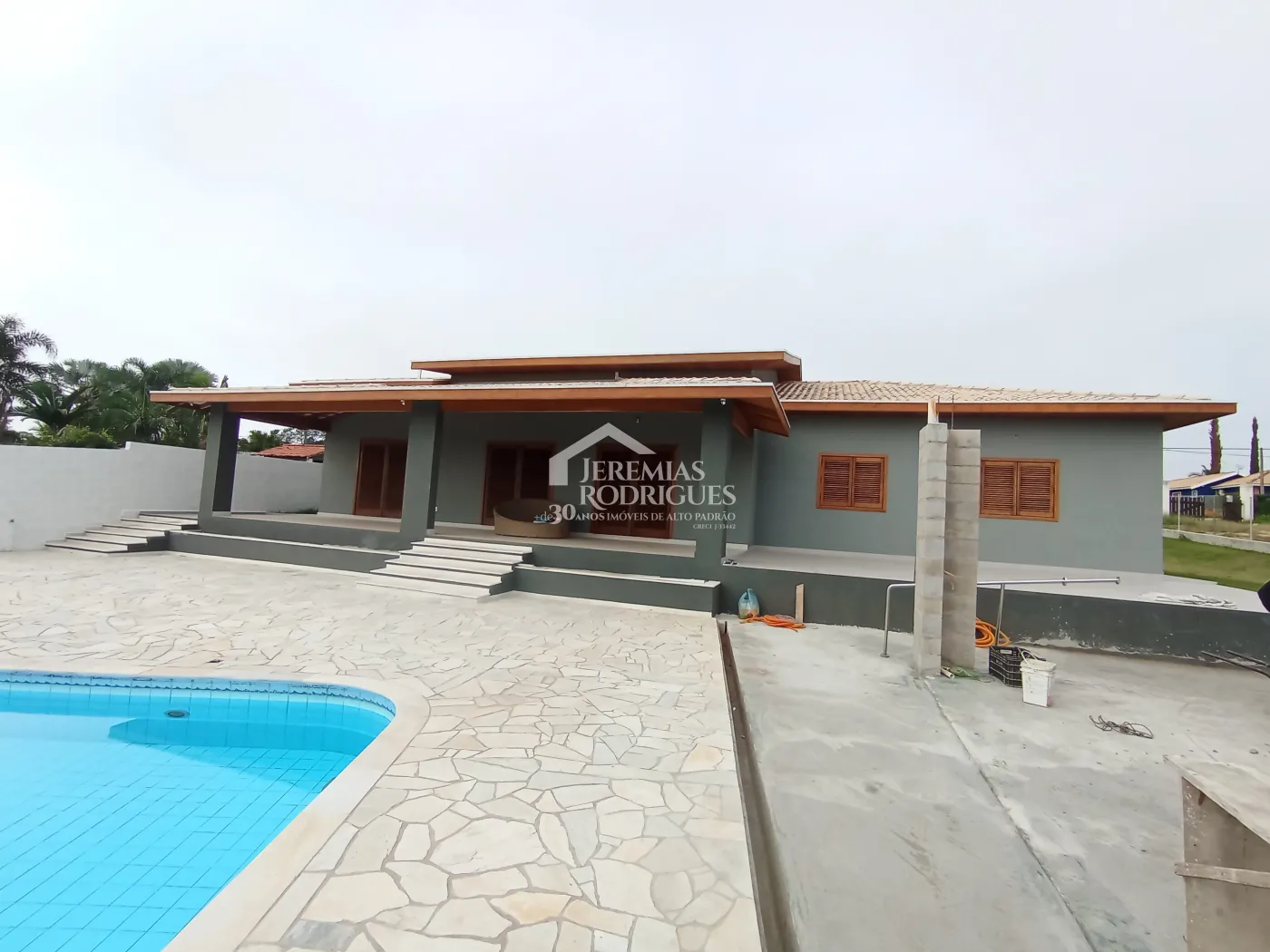 Casa à venda com 4 dormitórios no Condomínio Chácaras Cataguá em Taubaté/SP