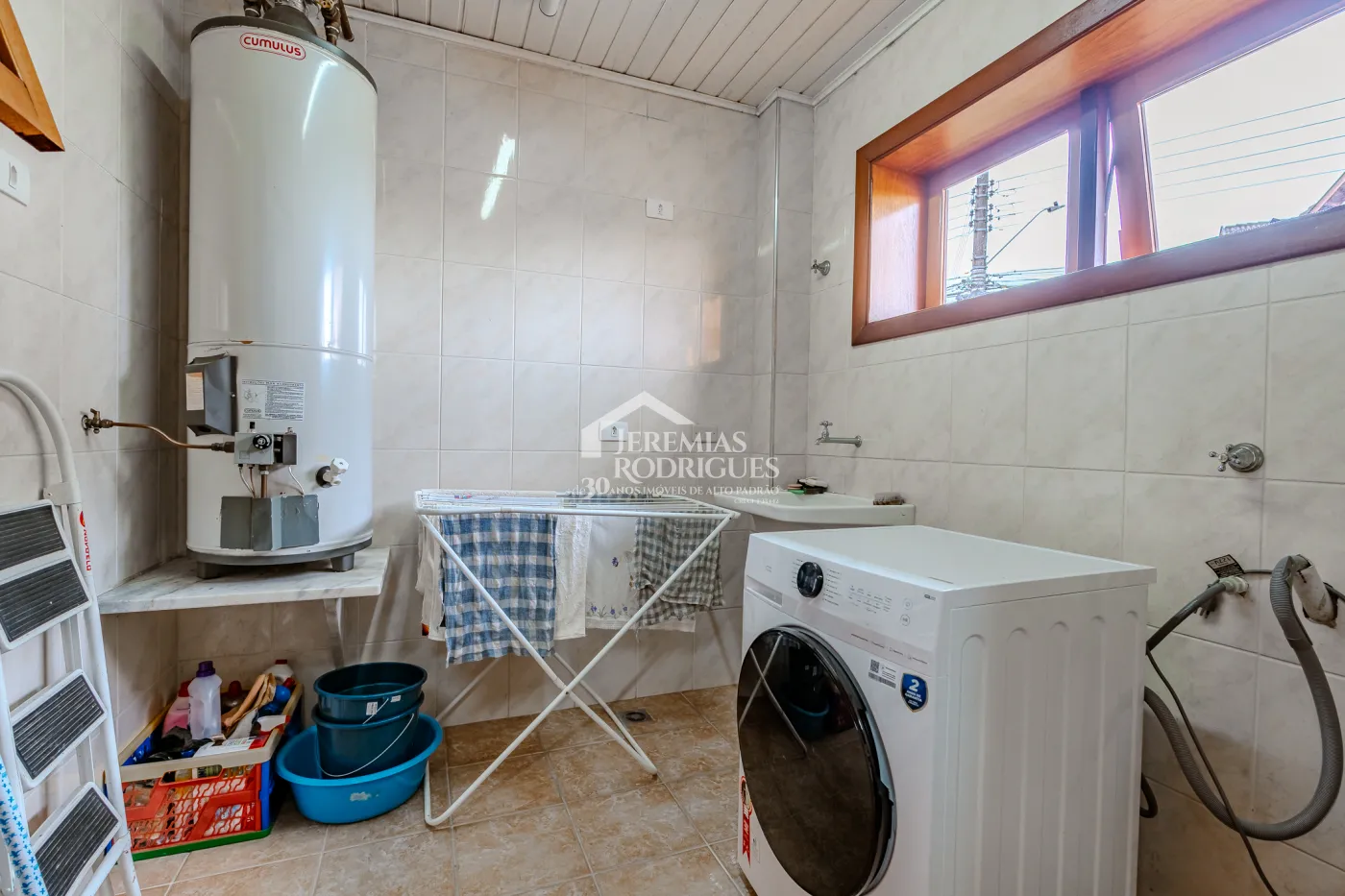 Apartamento à venda com 4 dormitórios, 295 m² no Edifício Solar Bela Vista em Campos do Jordão/SP
