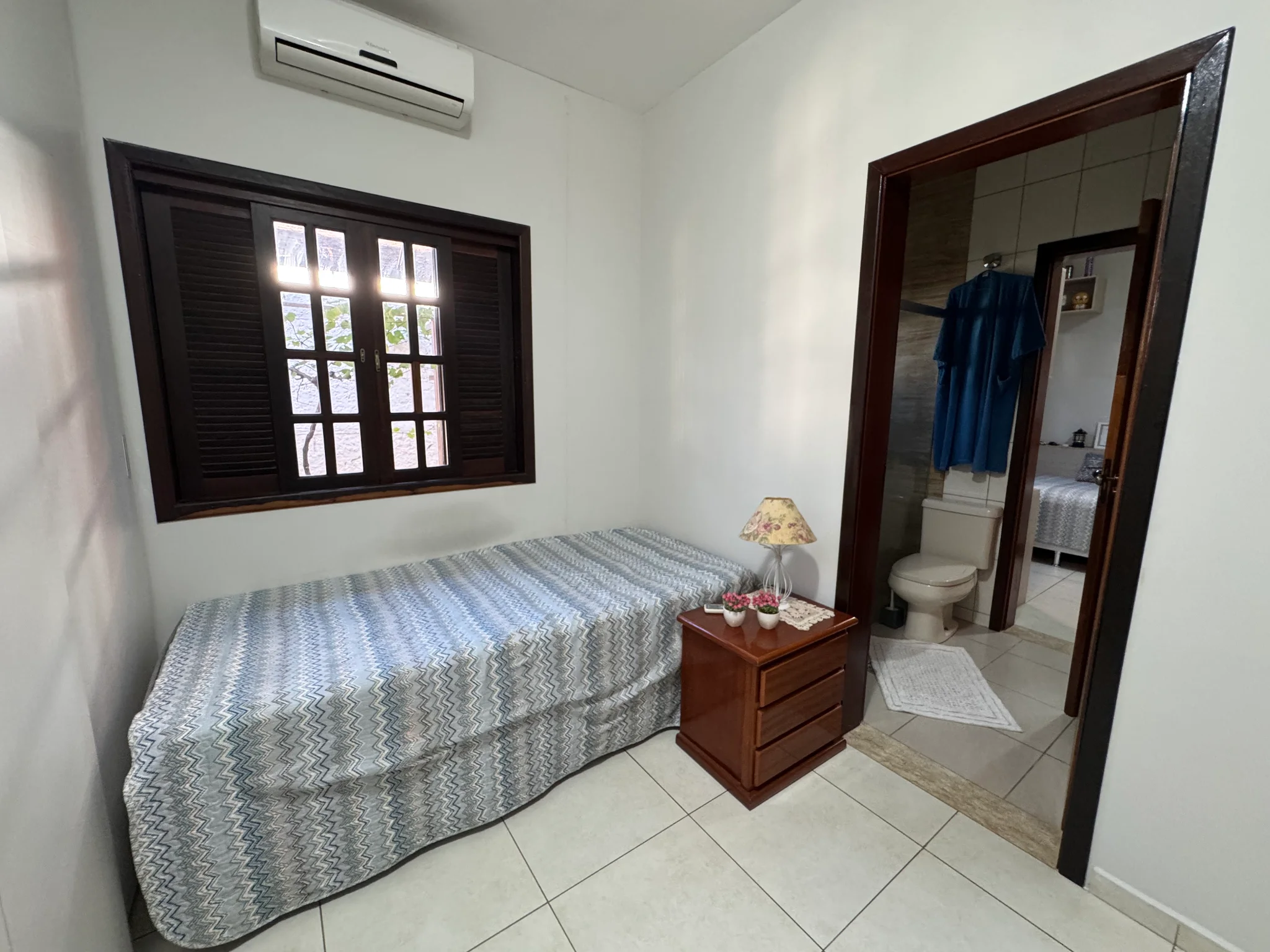 Casa à venda no bairro Jardim Residencial Doutor Lessa em Pindamonhangaba/SP. 