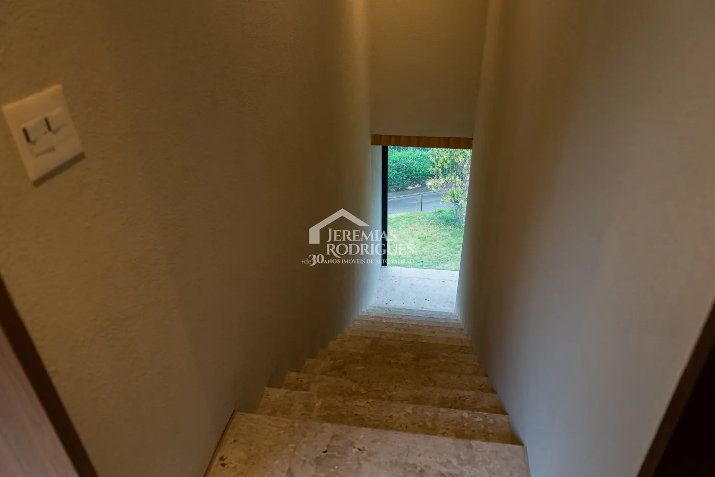Casa com 5 quartos, 560 m²- Colinas Capivari - Campos do Jordão/SP