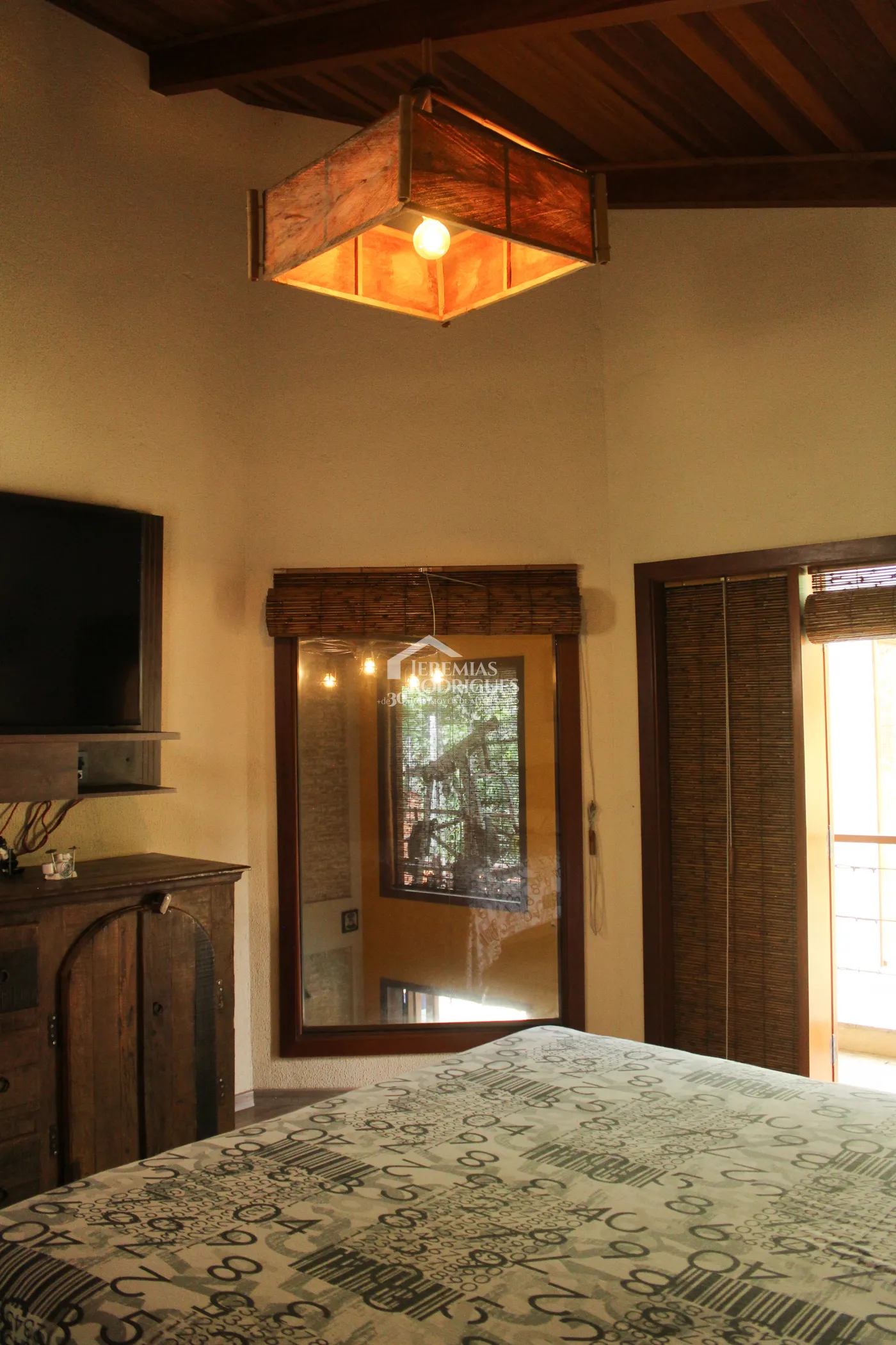 Casa para venda e locação com 5 dormitórios no Condomínio Taubaté Village em Taubaté/SP.