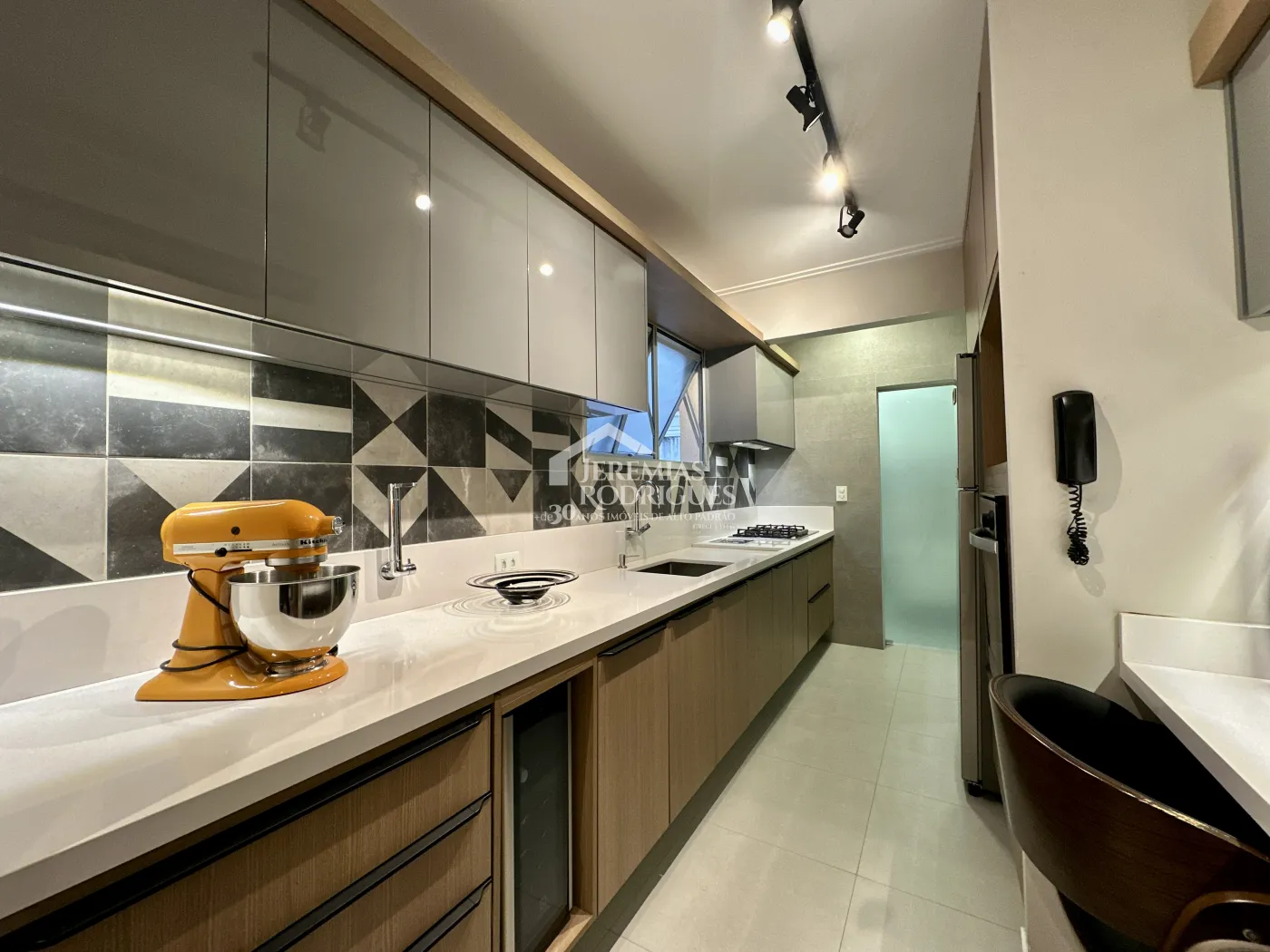 Apartamento com 2 dormitórios, 171 m² - Edifício Solar dos Juritis - Taubaté/SP.