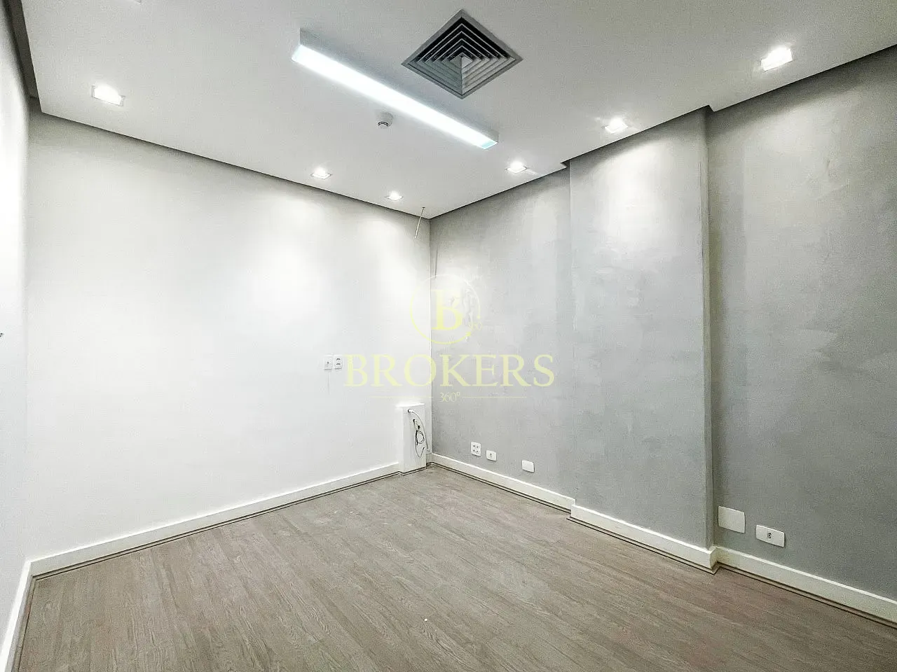 Prédio corporativo independente com 4 pavimentos em Botafogo