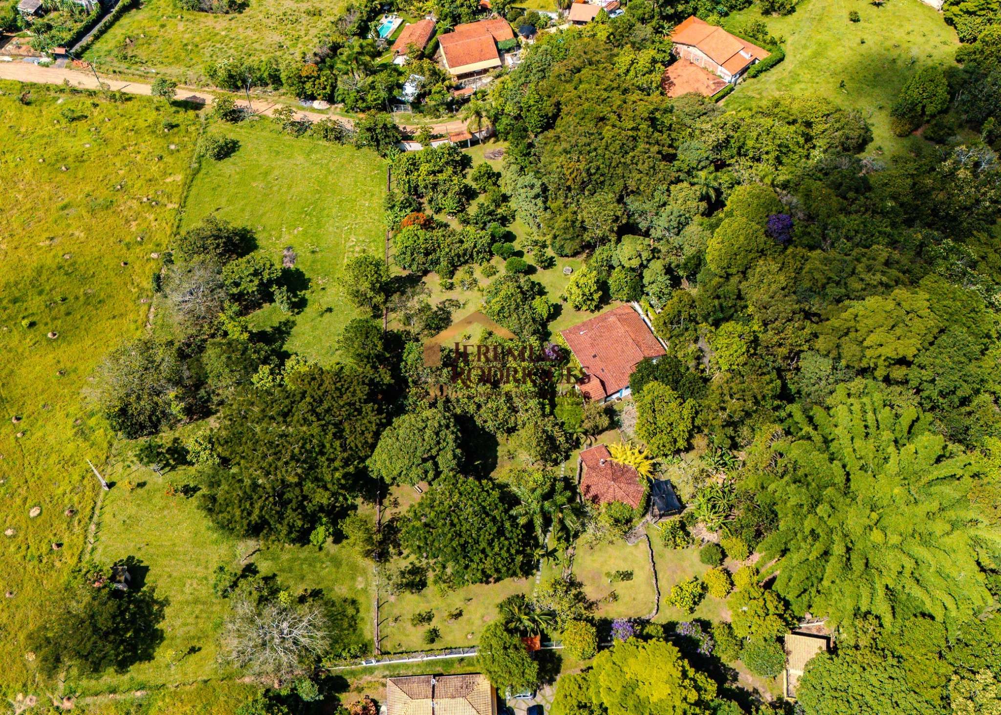Sítio á venda próximo do Centro em Guaratinguetá/SP. — foto 38
