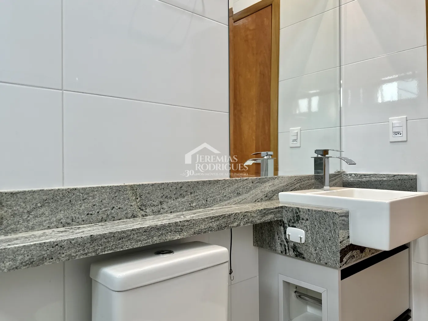 Casa com 3 dormitórios, 169,20 m² - Condomínio Ouro Ville - Taubaté/SP.