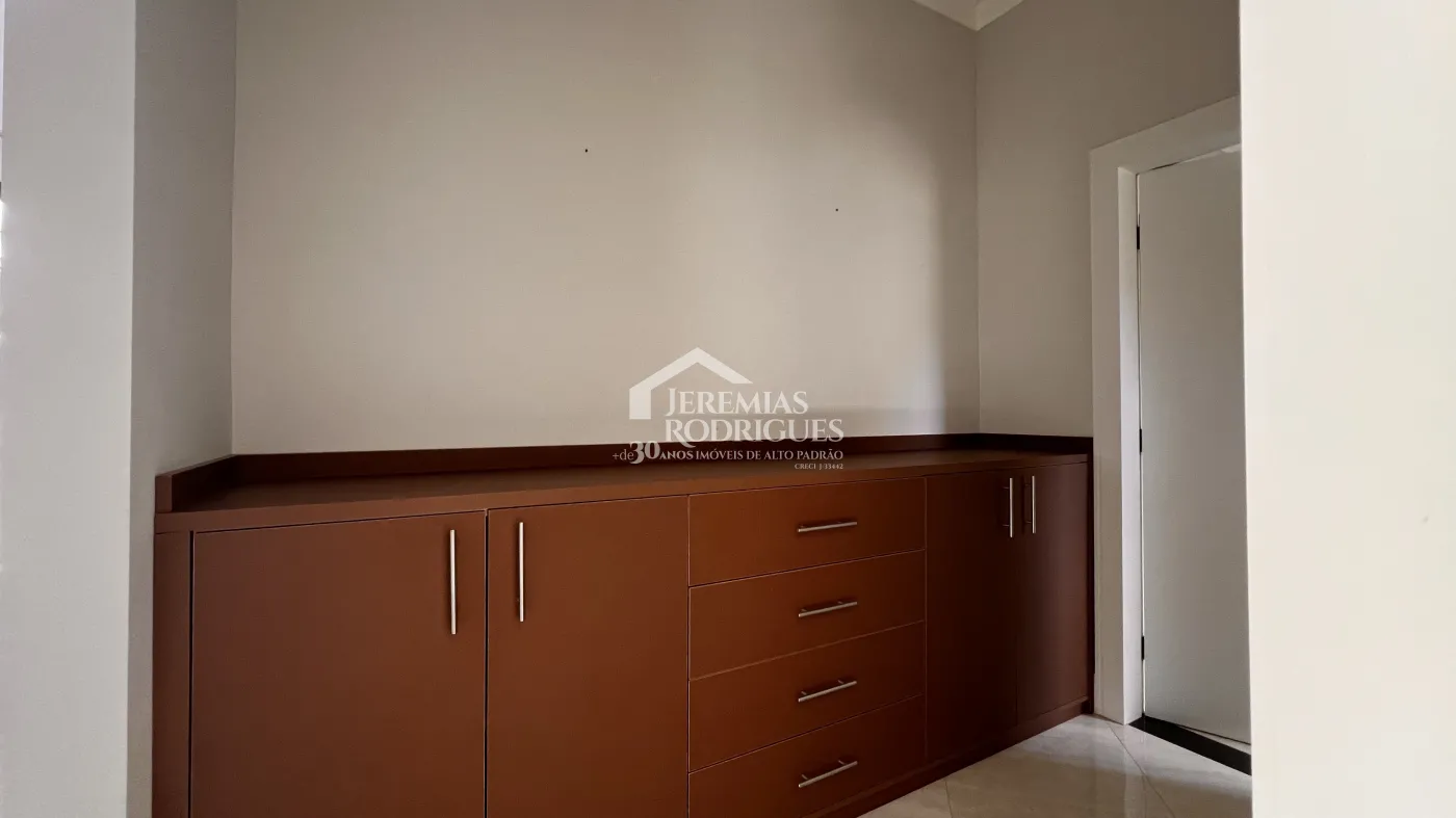 Casa à venda com 3 dormitórios no Condomínio Campos do Conde II em Tremembé/SP.