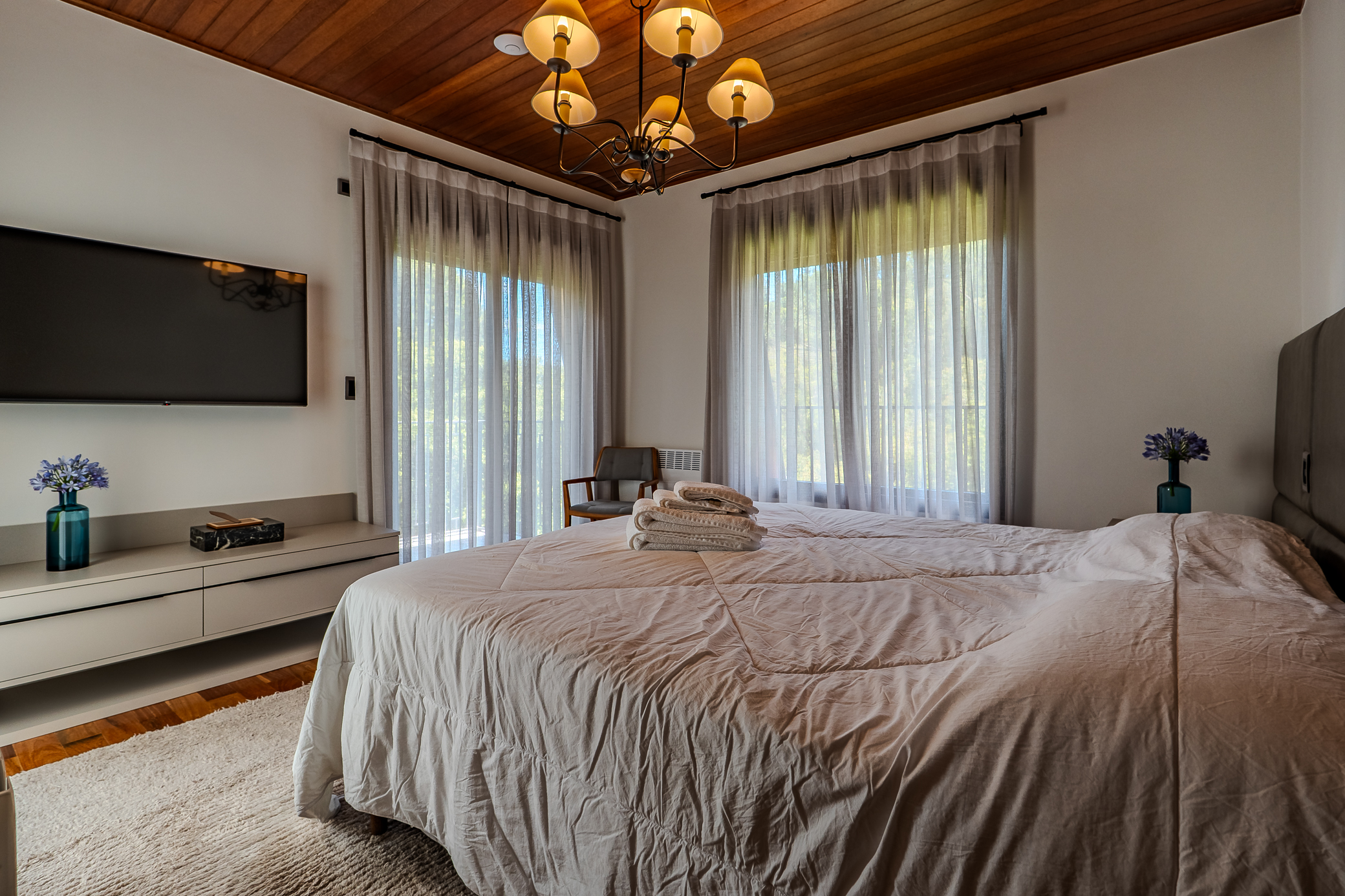 Mansão à venda com 5 suítes no Condomínio Reserva Figueiredo em Campos do Jordão/SP. 