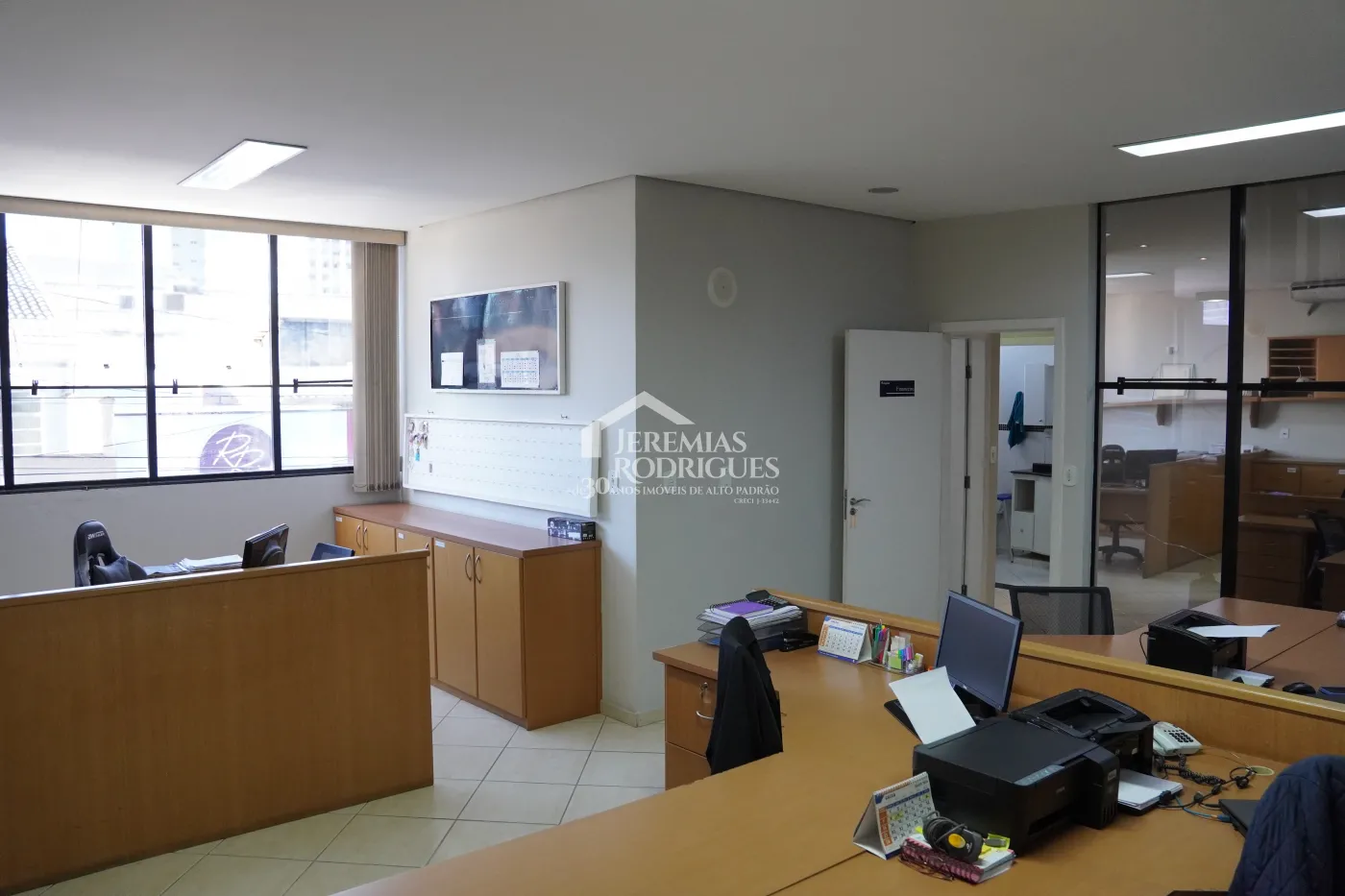 Prédio comercial com 568 m² -  Centro - Taubaté/SP