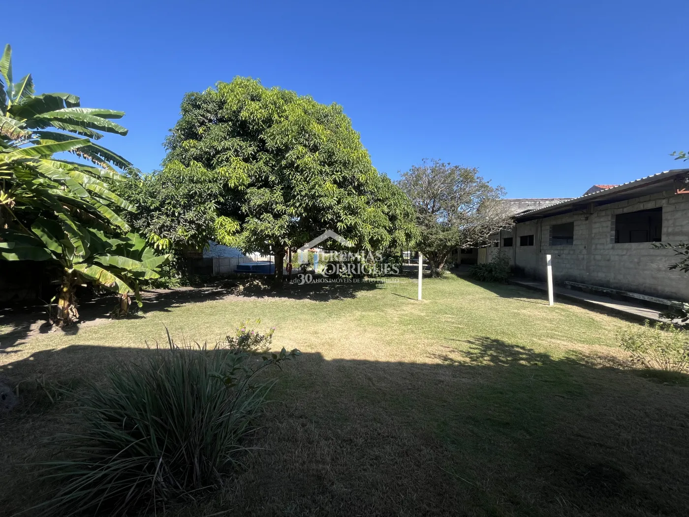 Terreno com 1.800 m² no bairro Campo Alegre em Pindamonhangaba/SP.