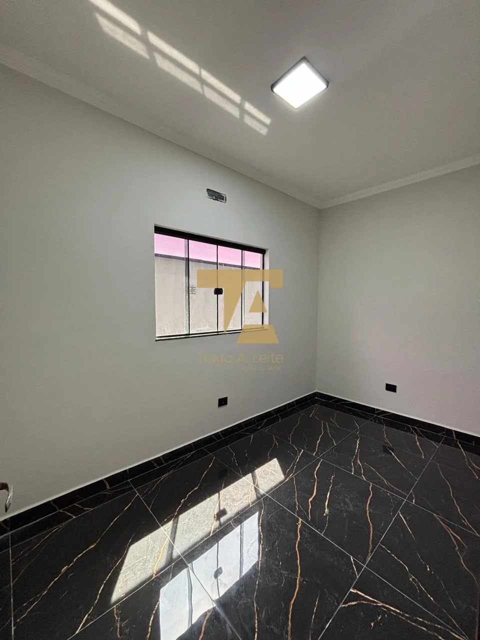 Casa com Quintal Amplo e 2 Quartos no bairro Cidade Nova