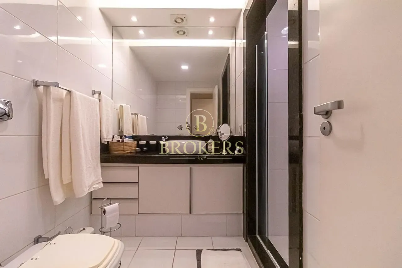 Apartamento à venda, Rua Miguel Lemos - Copacabana. Duplex modernizado, 3 quartos, sendo 1 suíte co