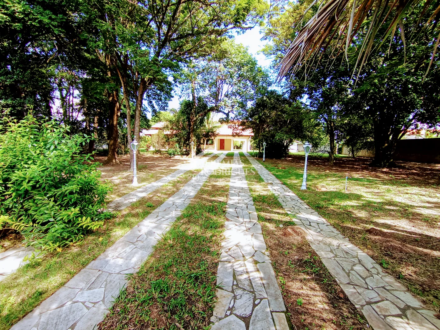 Chácara para locação com 4 dormitórios no bairro Jardim Carlota em Moreira Cesar/SP