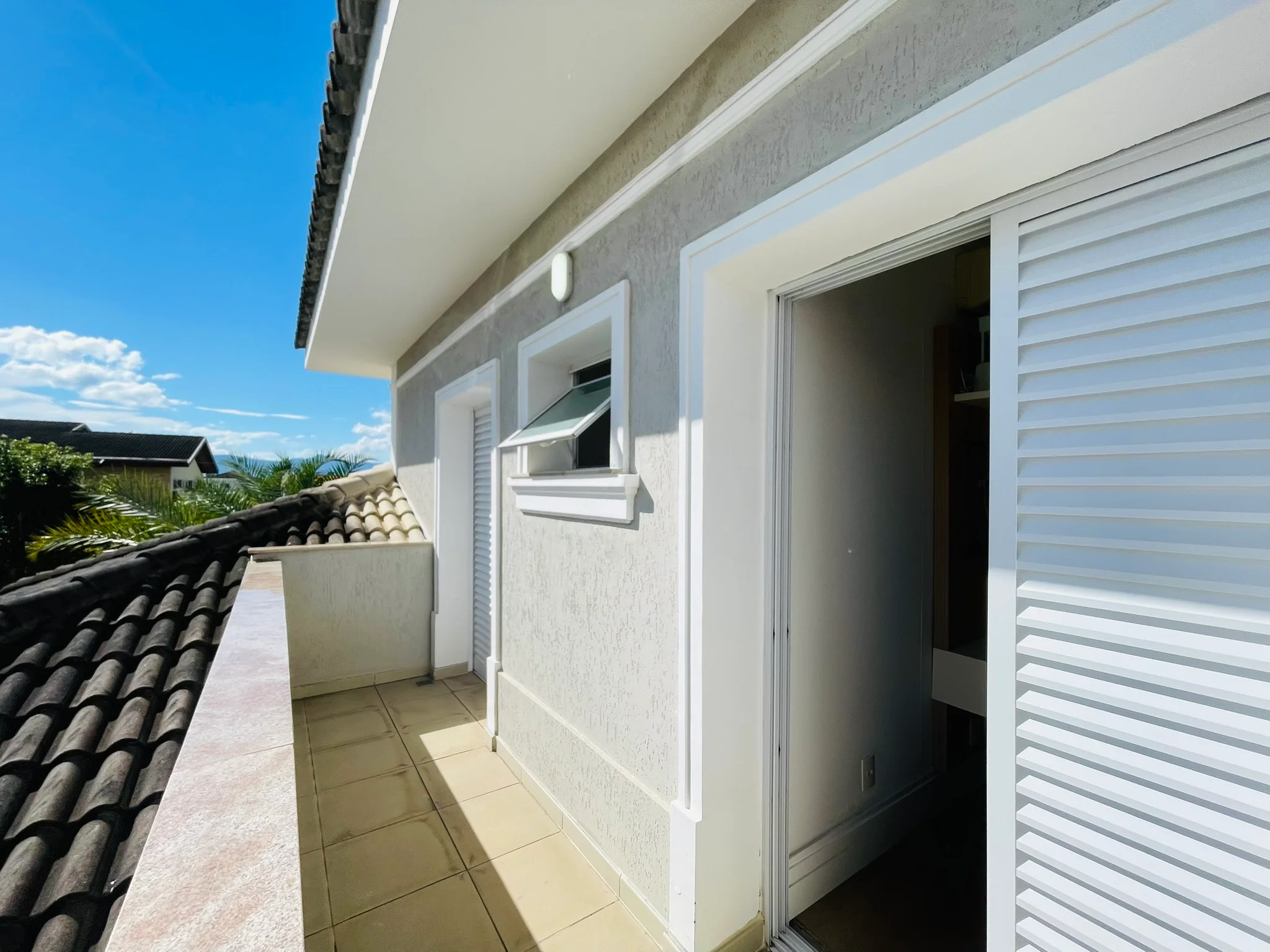 Casa com 5 dormitórios à venda no Condomínio Taubaté Village em Taubaté/SP.
