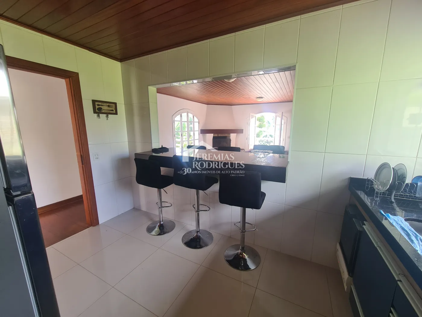 Casa para venda com 3 dormitórios no bairro Alto da Vila Inglesa em Campos do Jordão/SP