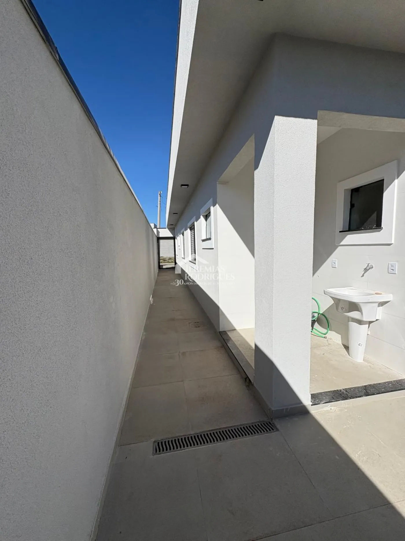 Casa com 3 dormitórios, 151 m² - Condomínio Pérola do Vale - Tremembé/SP.