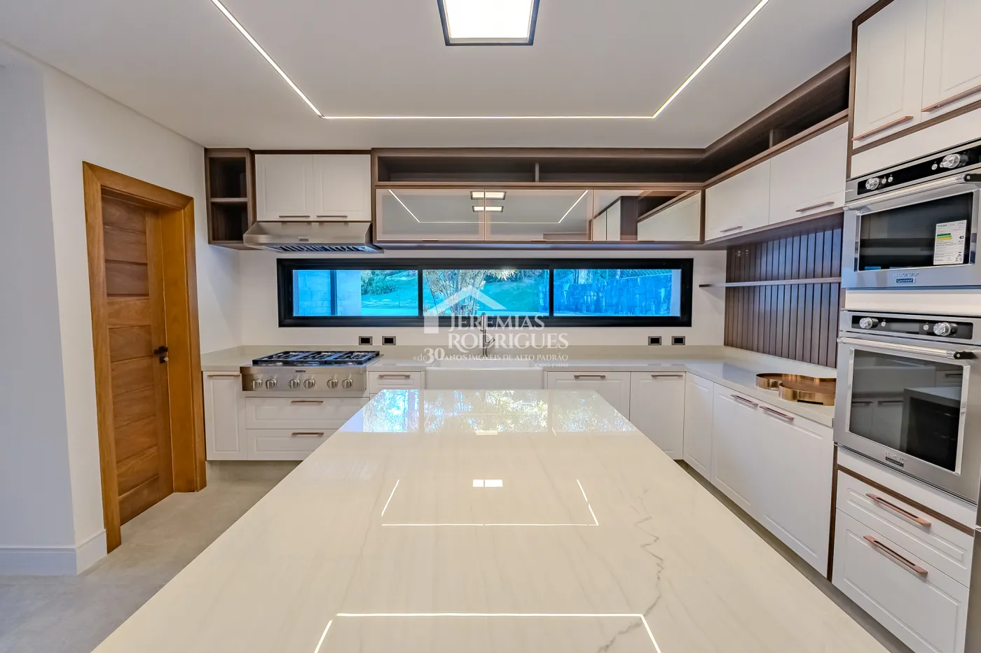 Casa de 2727 m² à venda por R$ 15.000.000,00 - Campos do Jordão/SP