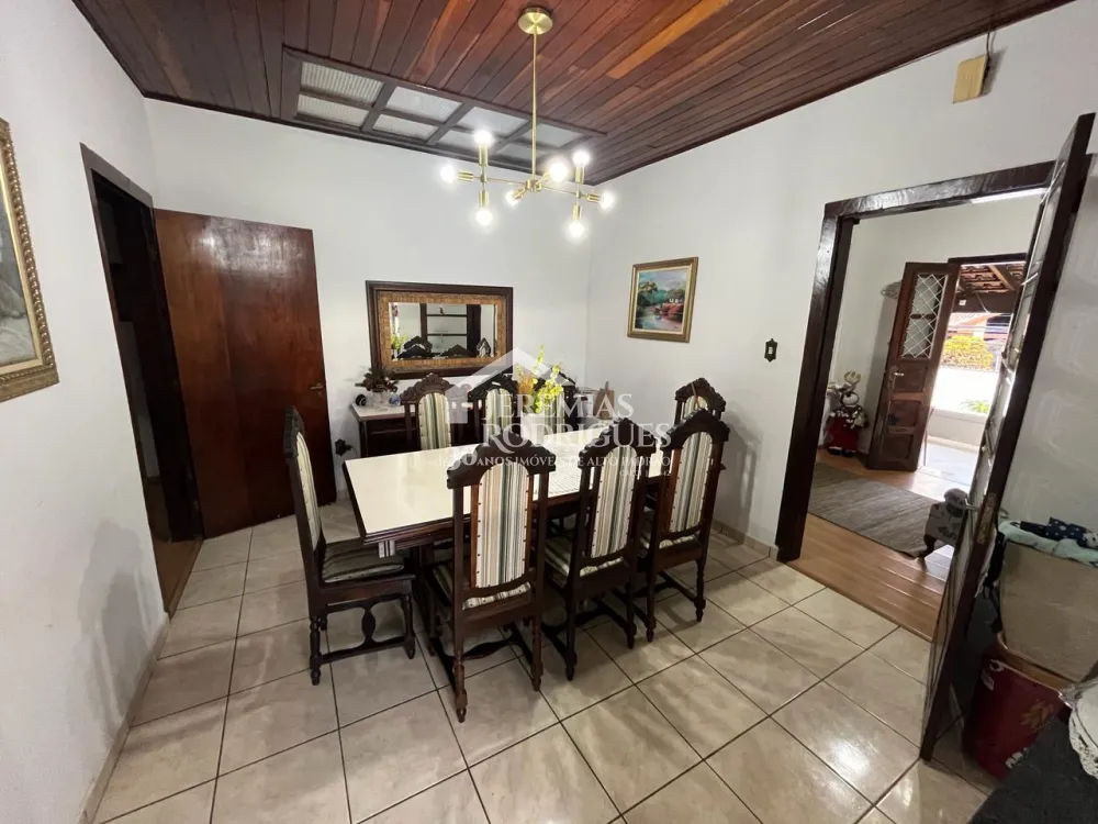 Casa com 3 dormitórios, 235 m² - Centro - Pindamonhangaba/SP