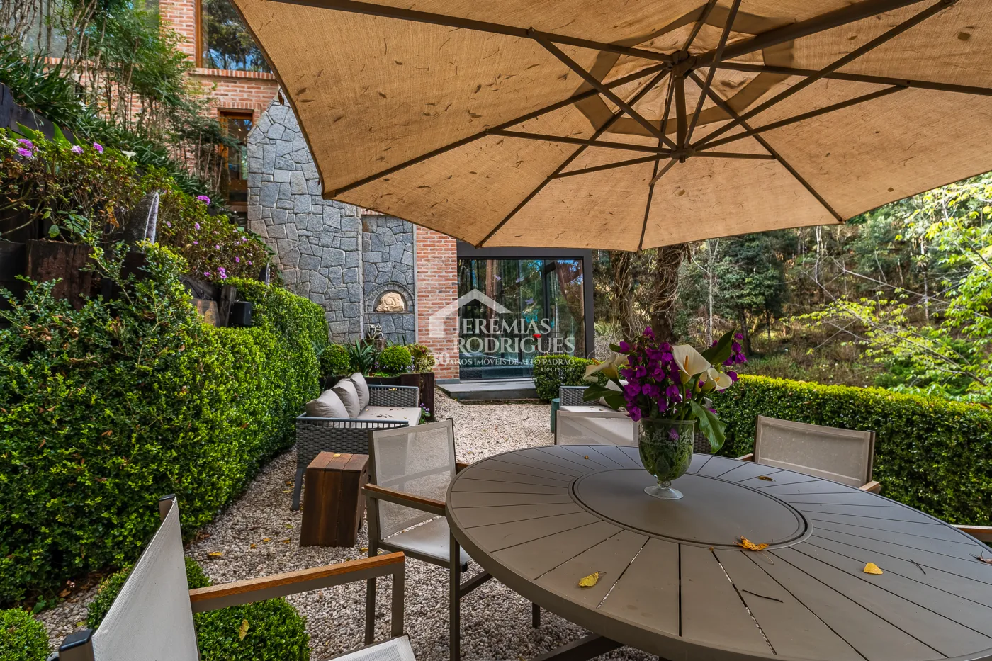 Casa com 7 suítes, 770 m² - Pedra do Fogo - Campos do Jordão/SP.