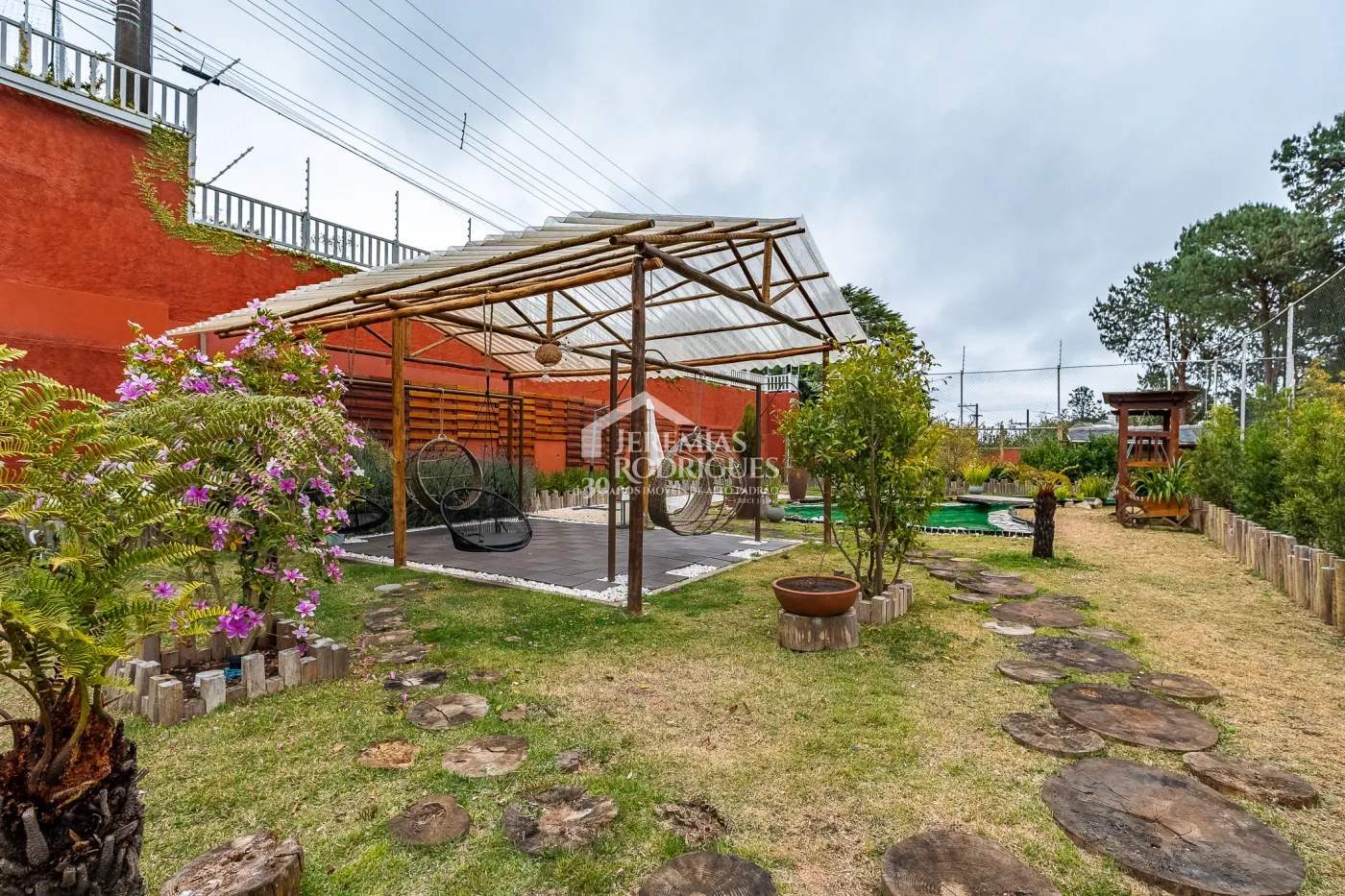 Casa com 5 suítes, 950 m² - Alto do Capivari - Campos do Jordão/SP