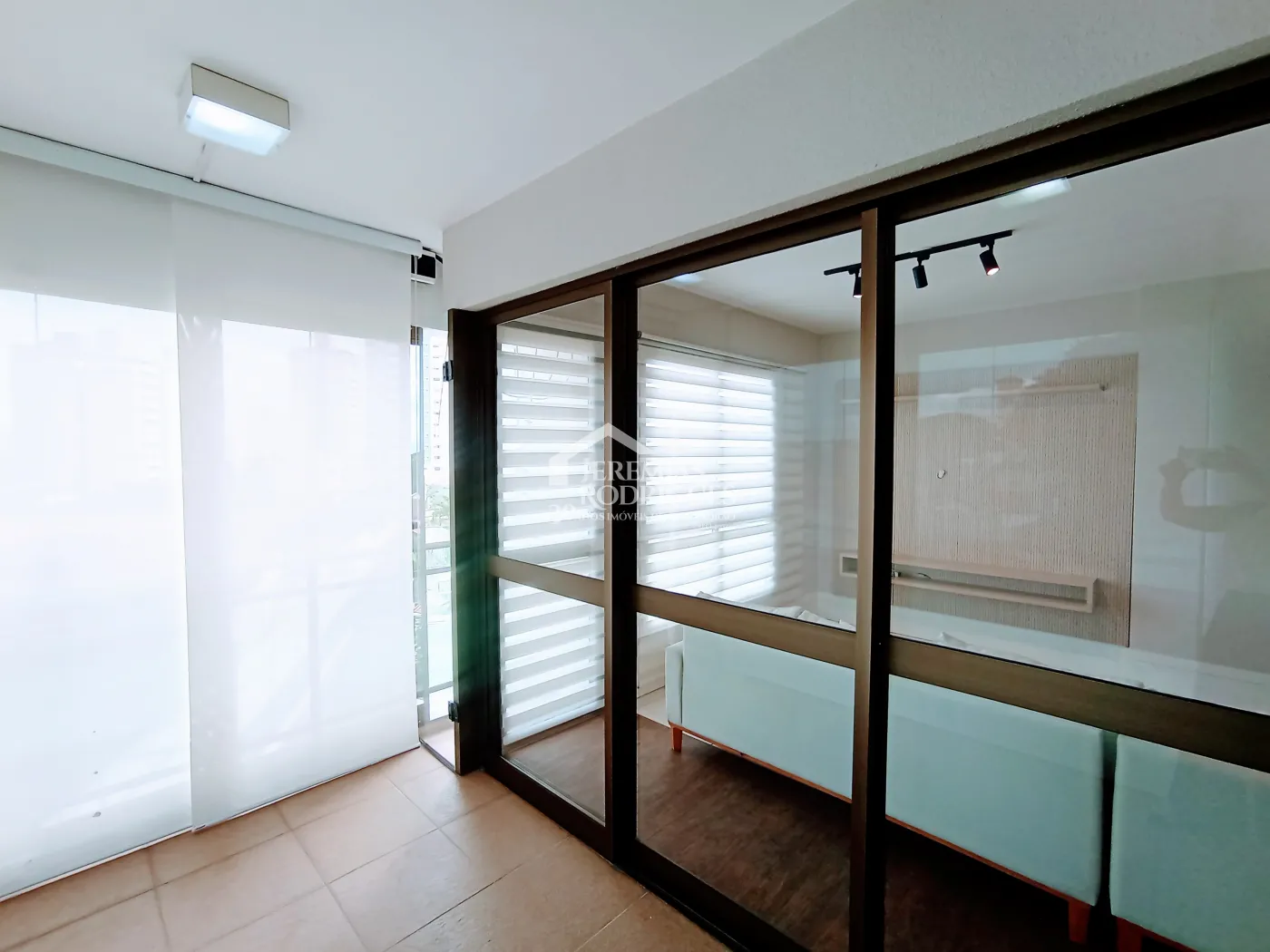 Apartamento duplex à venda com 3 dormitórios no Edifício Residencial Jabuticabeiras em Taubaté/SP