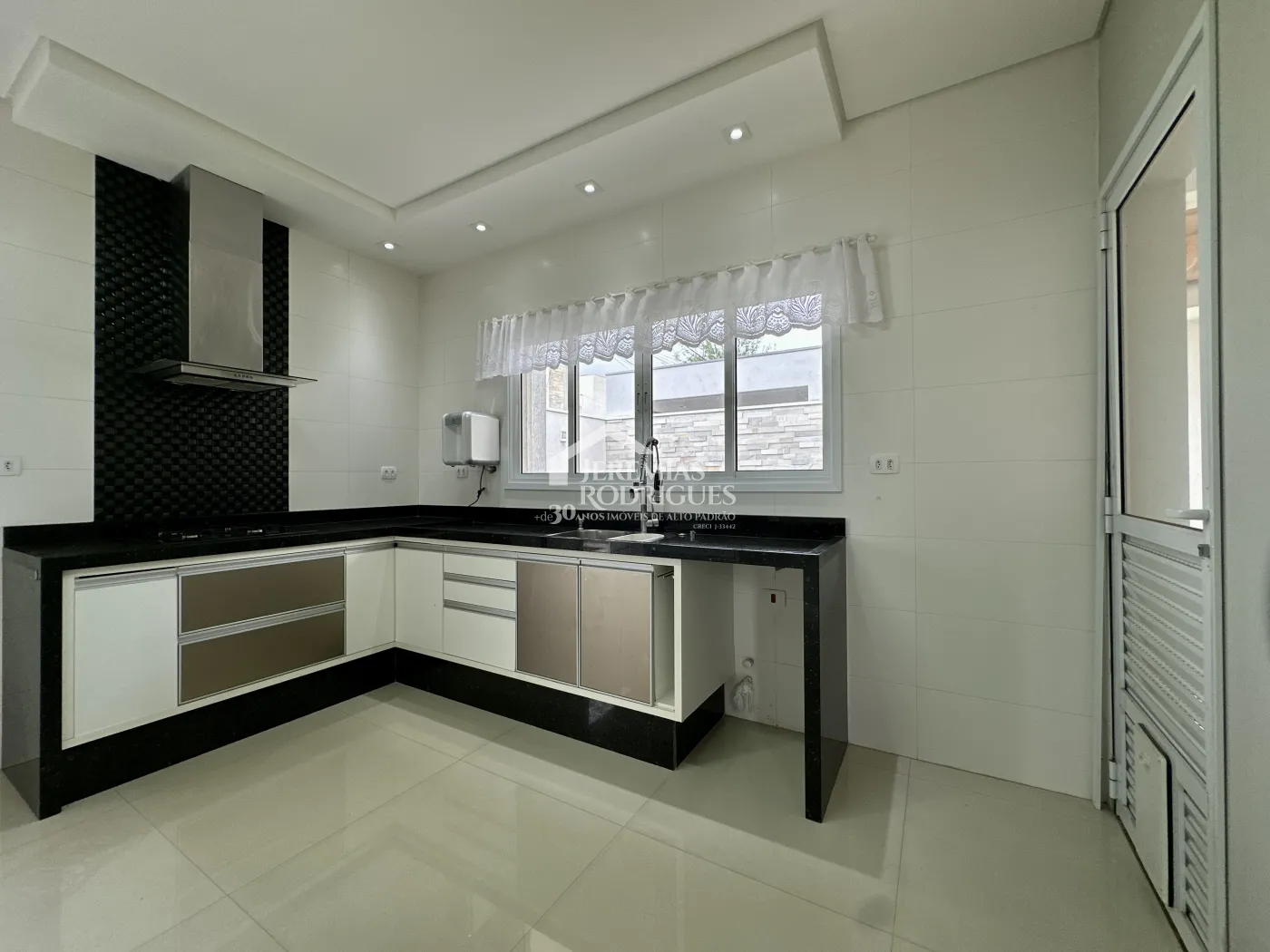 Casa com 3 dormitórios, 237 m² - Campos do Conde Chamboard - Tremembé/SP.