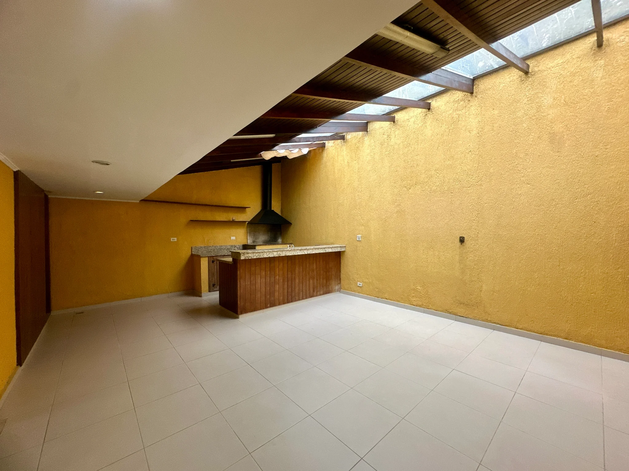 Casa com 3 dormitórios disponível para locação no Condomínio Bosque dos Pássaros em Tremembé/SP