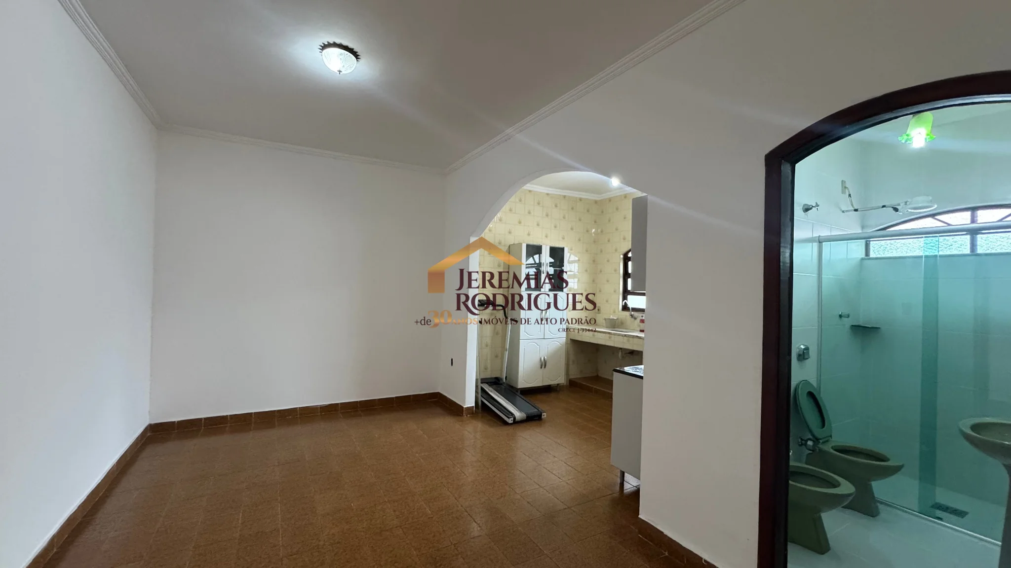 Casa para locação e venda no Bairro São Benedito em Pindamonhangaba/SP. — foto 9