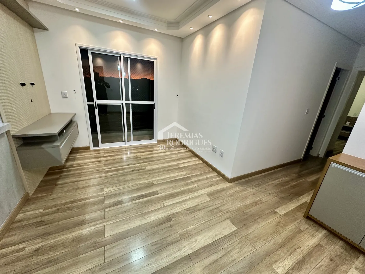 Apartamento para locação no Edifício Grand Valle Royal em Pindamonhangaba/SP. — foto 2