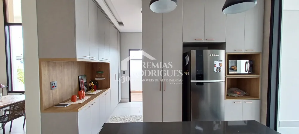 Casa com 3 suítes para venda e locação, com 245 m² no Condomínio Village Splendore em Pindamonhangaba/SP