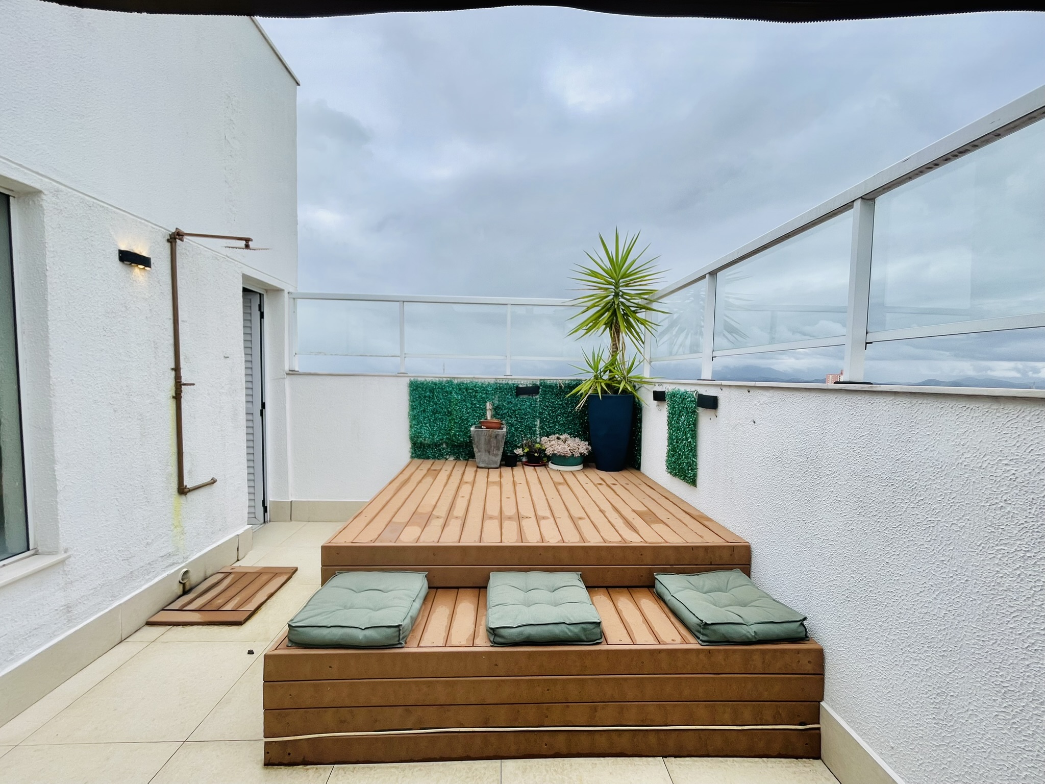 Cobertura duplex com 3 suítes no Edifício Solar do Jatobá em Taubaté/SP. 